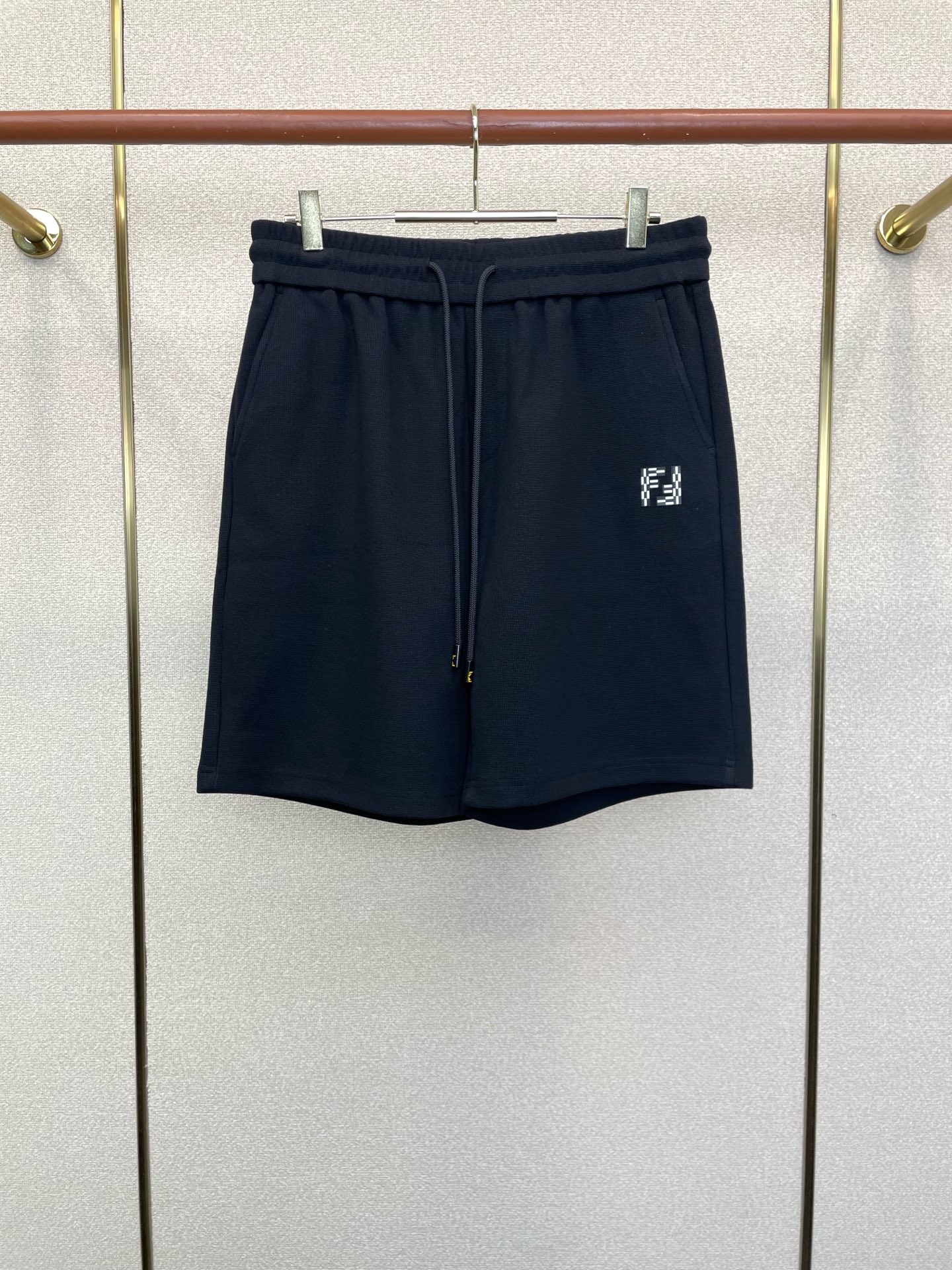 FENDI芬迪💥砸锅卖铁都要上的新款新款原单男士休闲短裤🩳高端定制 高端版本 时尚百搭爆款⚠️⚠️✨✨进口面料 手感超柔