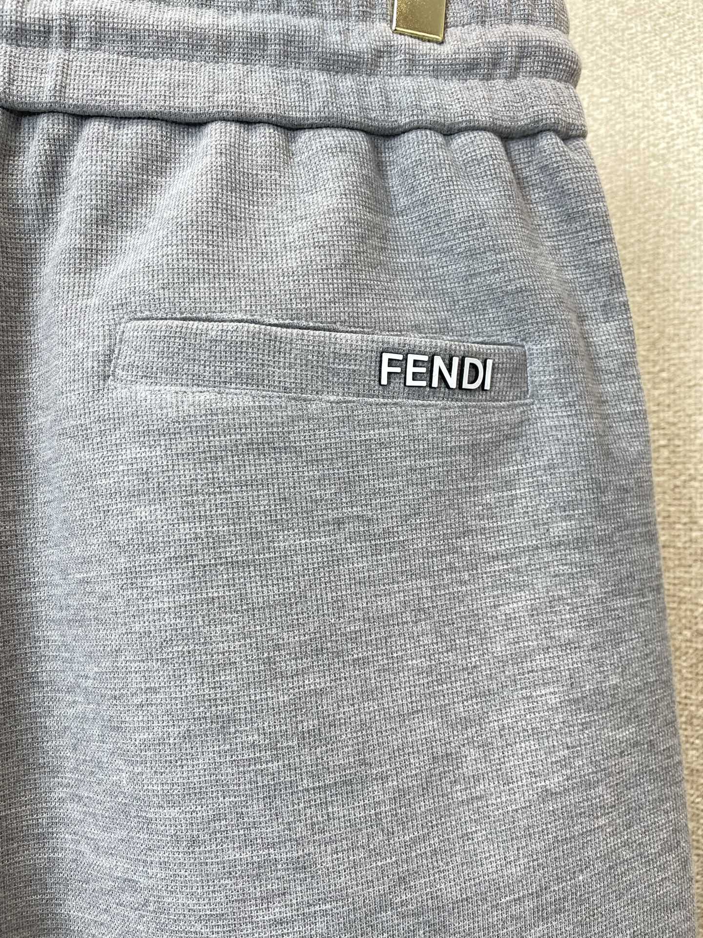 FENDI芬迪💥砸锅卖铁都要上的新款新款原单男士休闲短裤🩳高端定制 高端版本 时尚百搭爆款⚠️⚠️✨✨进口面料 手感超柔
