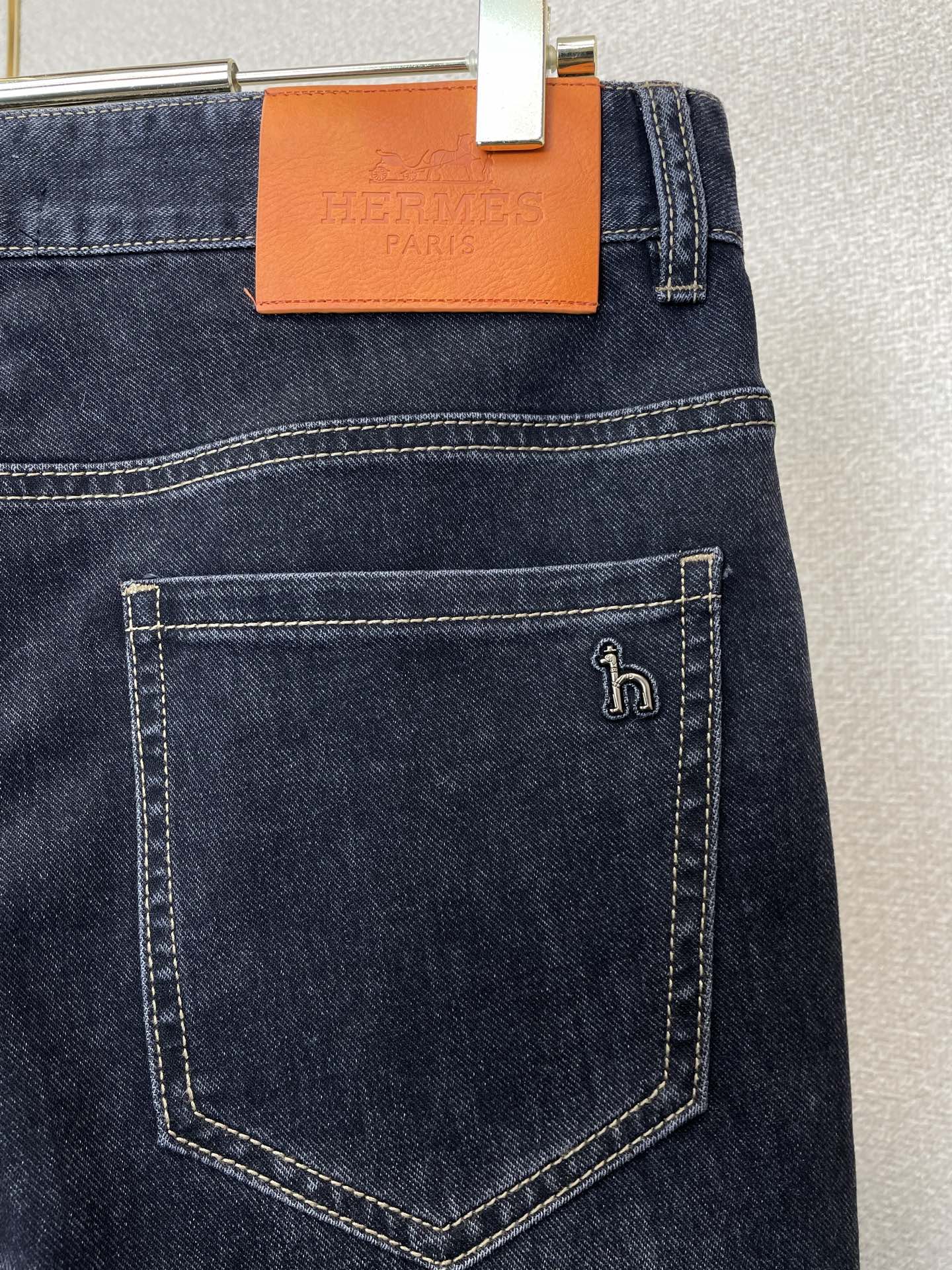 Hermès爱马仕💥砸锅卖铁都要上的新款新款休闲牛仔裤👖高端版本 专柜定制面料 透气舒适度高，细节无可挑剔，品牌元素设计
