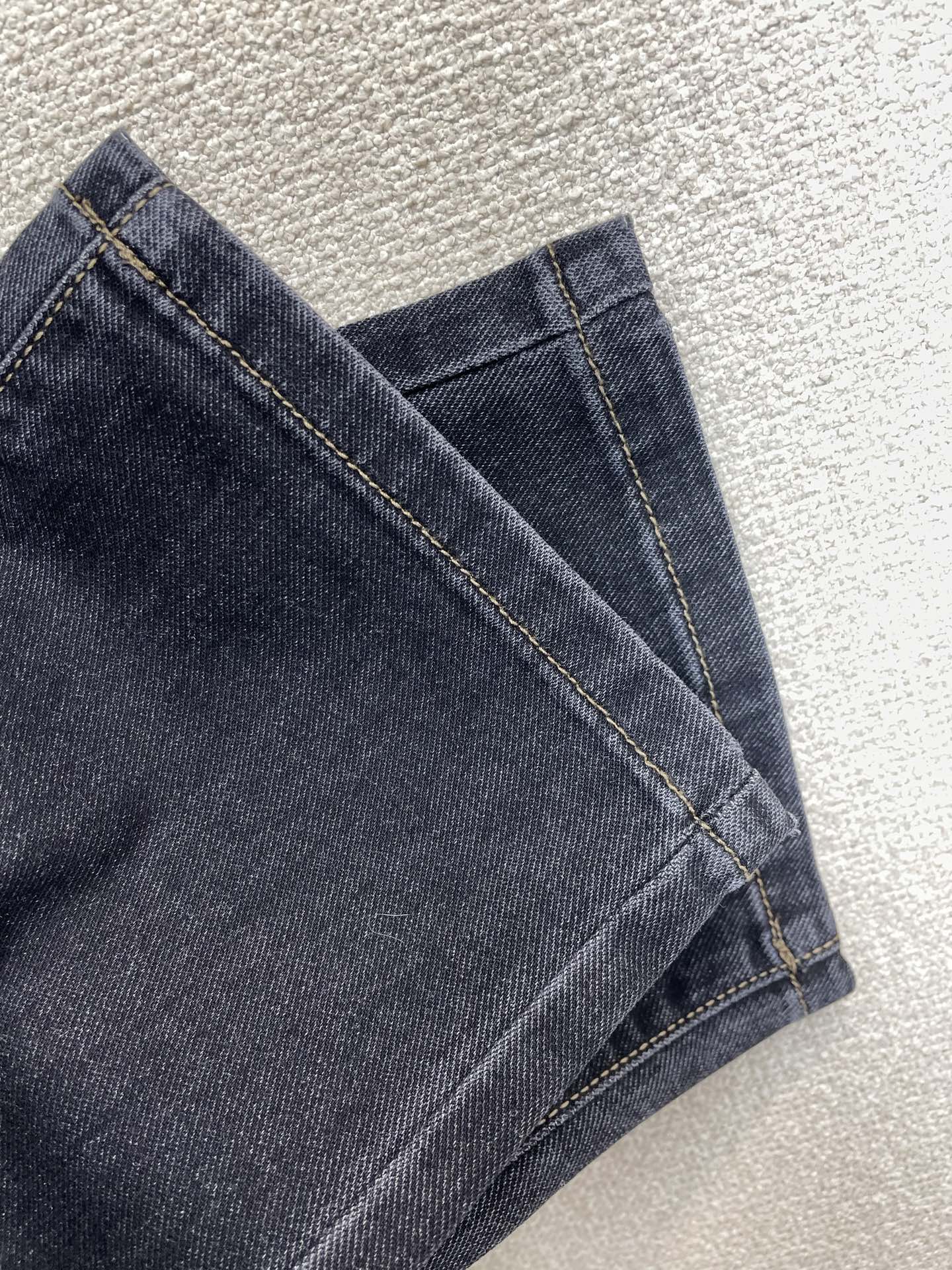 Hermès爱马仕💥砸锅卖铁都要上的新款新款休闲牛仔裤👖高端版本 专柜定制面料 透气舒适度高，细节无可挑剔，品牌元素设计