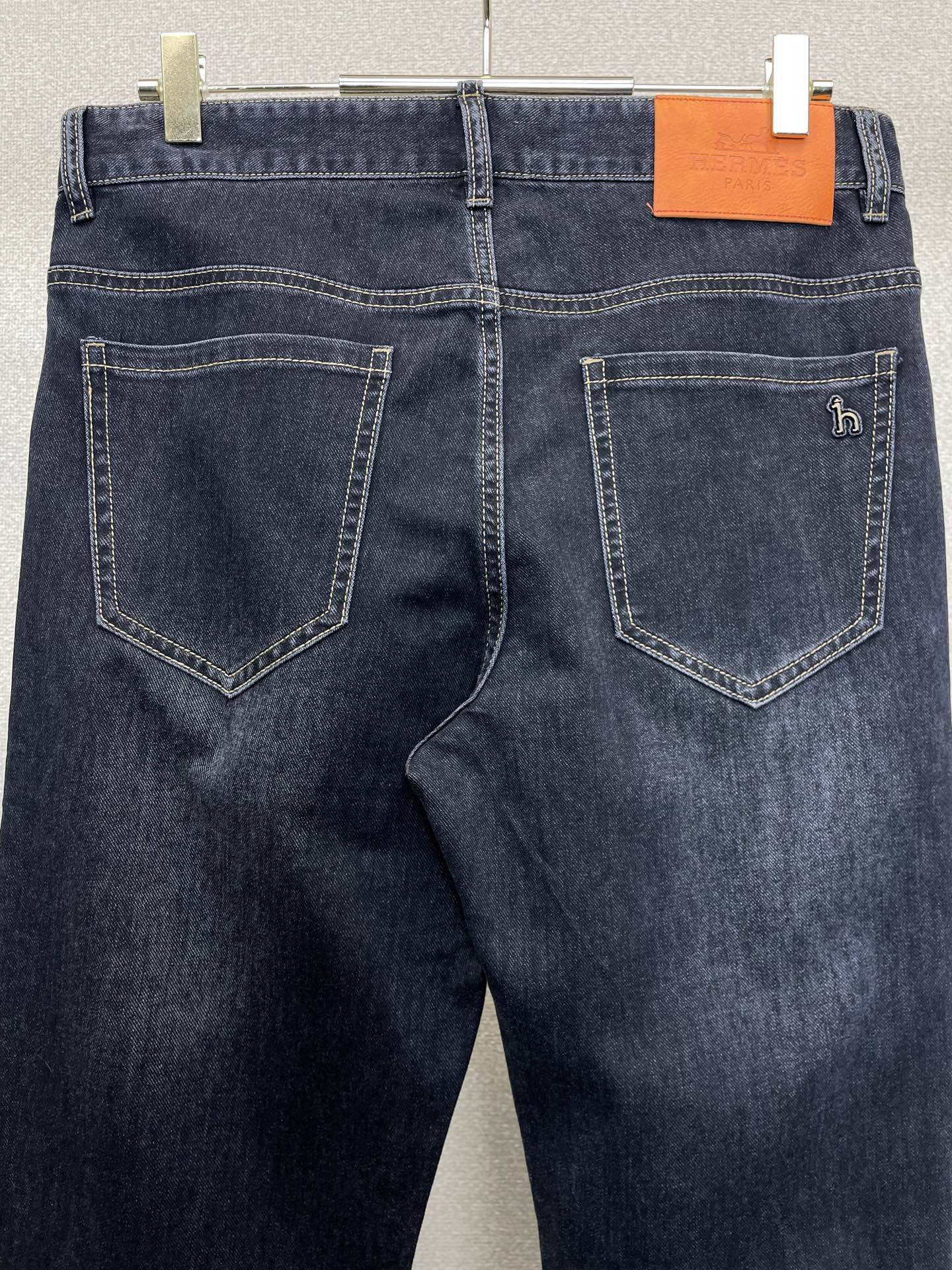 Hermès爱马仕💥砸锅卖铁都要上的新款新款休闲牛仔裤👖高端版本 专柜定制面料 透气舒适度高，细节无可挑剔，品牌元素设计