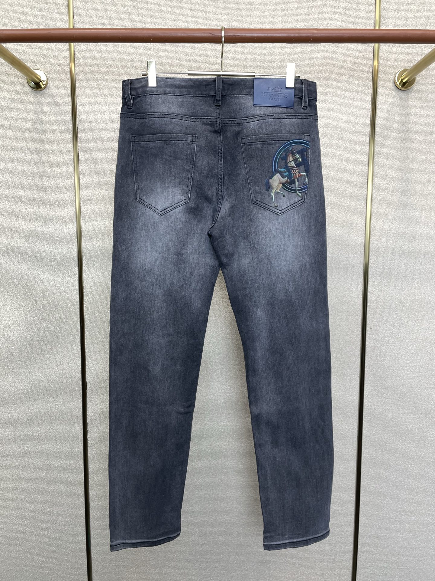 Hermès爱马仕💥砸锅卖铁都要上的新款新款休闲牛仔裤👖高端版本 专柜定制面料 透气舒适度高，细节无可挑剔，品牌元素设计