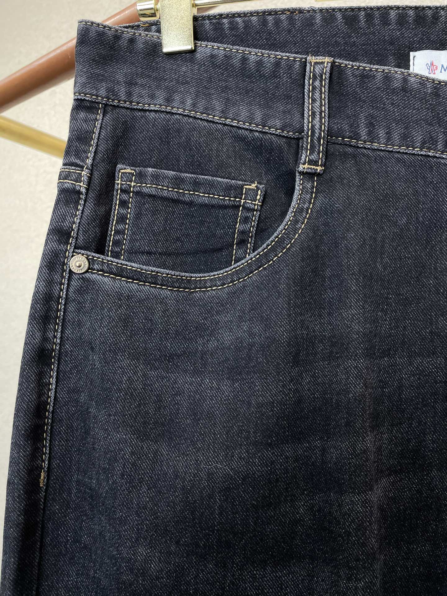 Moncler蒙口💥独家专供新款休闲牛仔裤👖高端版本 专柜定制面料 透气舒适度高，细节无可挑剔，品牌元素设计理念，体现高