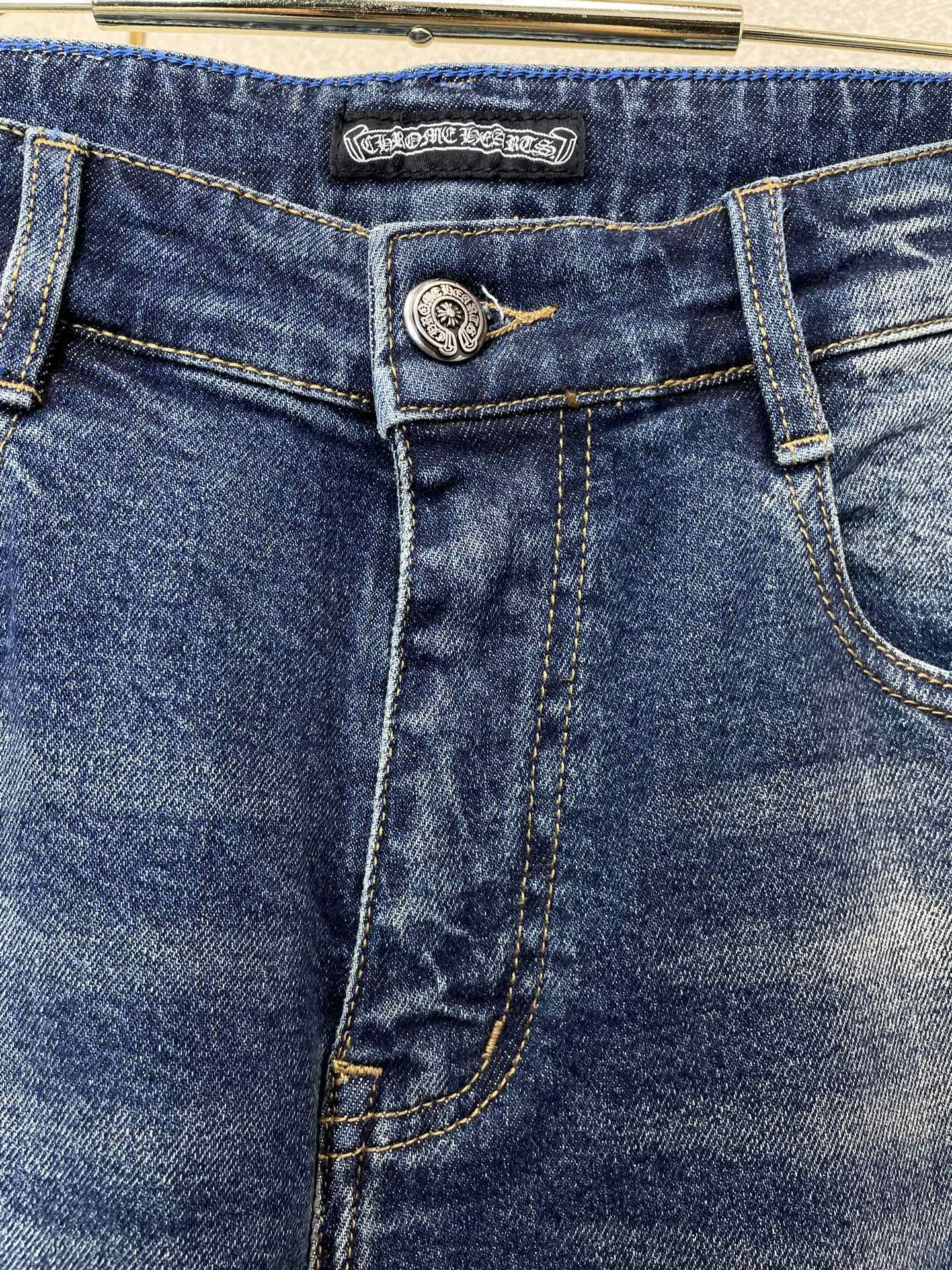 Chrome hearts克罗心💥独家专供新款休闲牛仔裤👖高端版本 专柜定制面料 透气舒适度高，细节无可挑剔，品牌元素设