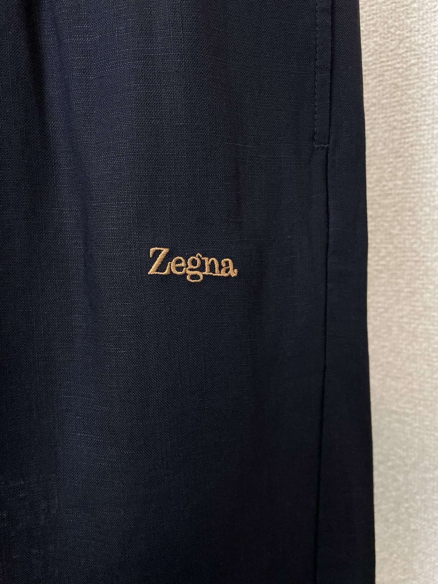 /套。ZEGNA杰尼亚💥独家专供新款专柜同款套装，高级感满满！细节精致高档，做工无可挑剔！进口面料 立体精致细腻。原版高