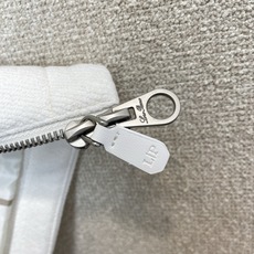 Loro piana-Loro Piana 诺悠翩雅💥独家专供最新时尚马甲 经典设计感与颜值爆棚的外套,品质更是无法挑剔 Loro piana-Loro Piana 诺悠翩雅💥独家专供最新时尚马甲 经典设计感与颜值爆棚的外套,品质更是无法挑剔