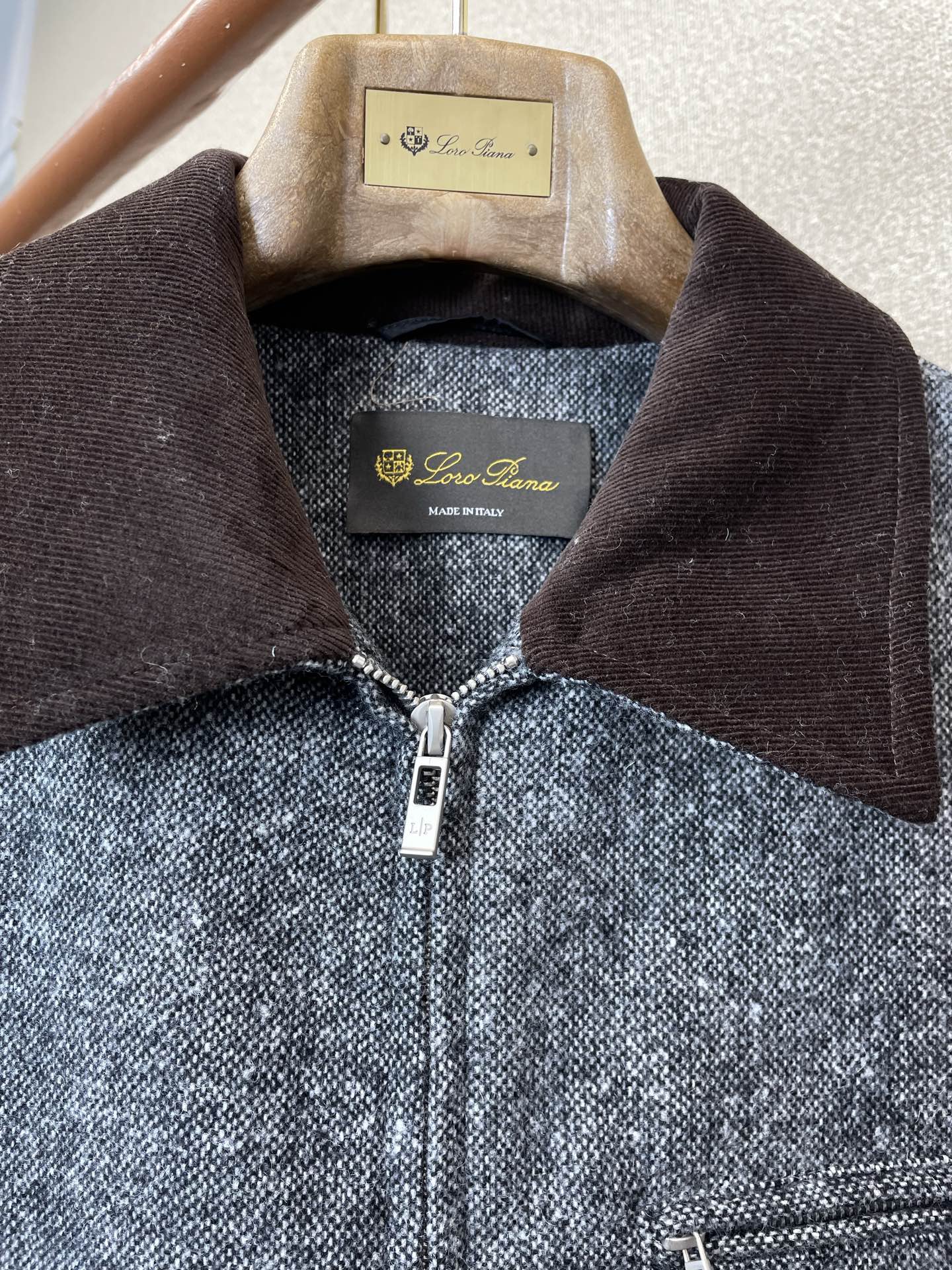 Loro piana-Loro Piana 诺悠翩雅💥独家专供最新时尚外套 经典设计感与颜值爆棚的外套，品质更是无法挑剔