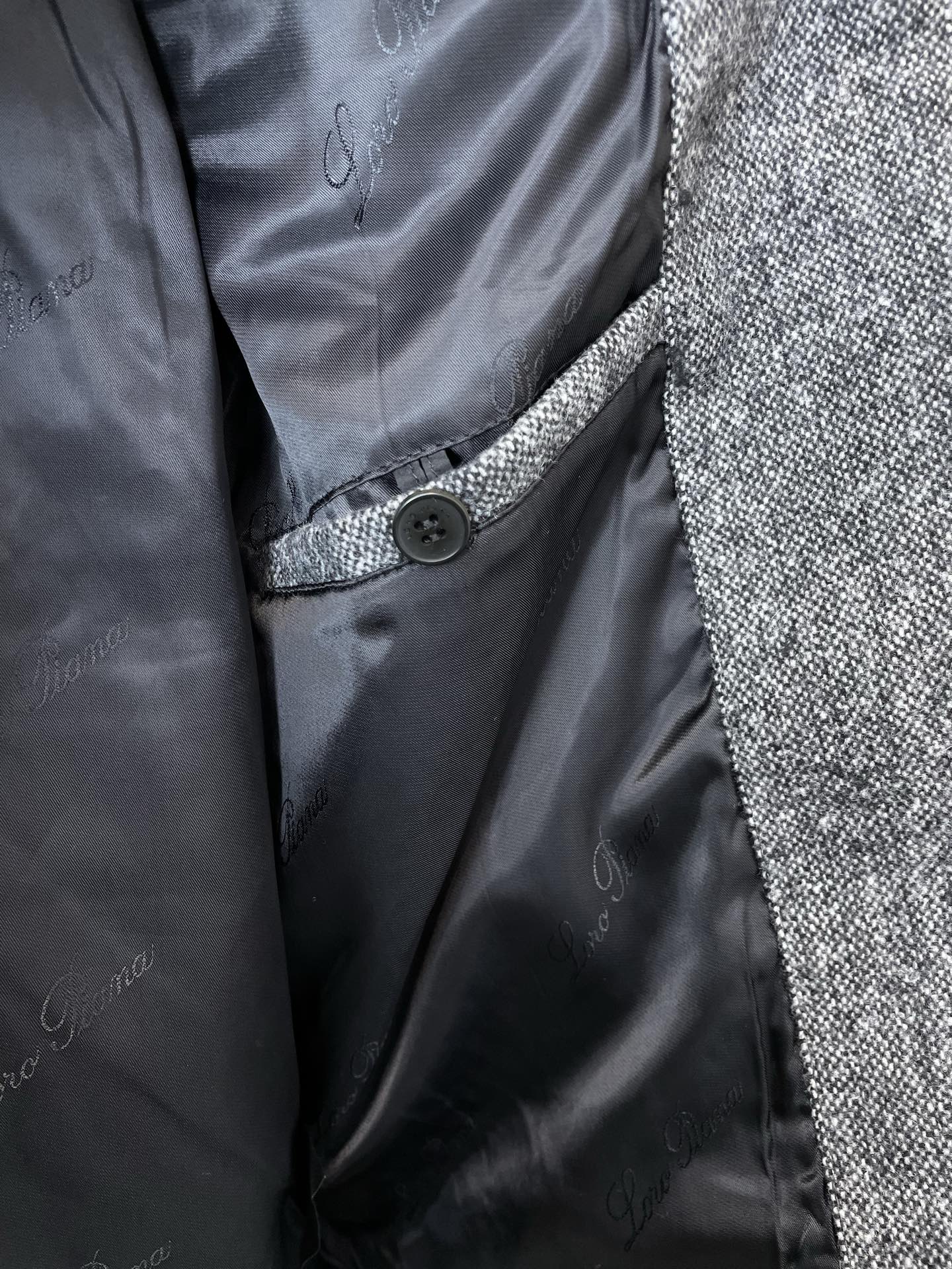 Loro piana-Loro Piana 诺悠翩雅💥独家专供最新时尚外套 经典设计感与颜值爆棚的外套，品质更是无法挑剔
