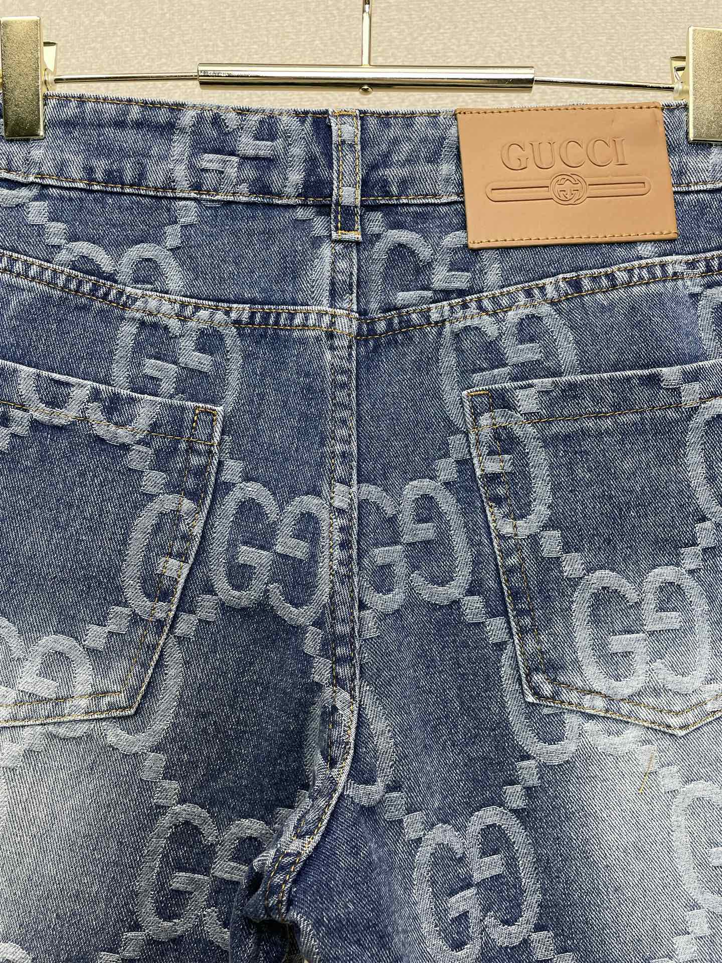 Gucci古驰💥独家专供新款牛仔短裤🩳高端版本！专柜定制面料 透气舒适度高，细节无可挑剔，品牌元素设计理念，体现高品质。