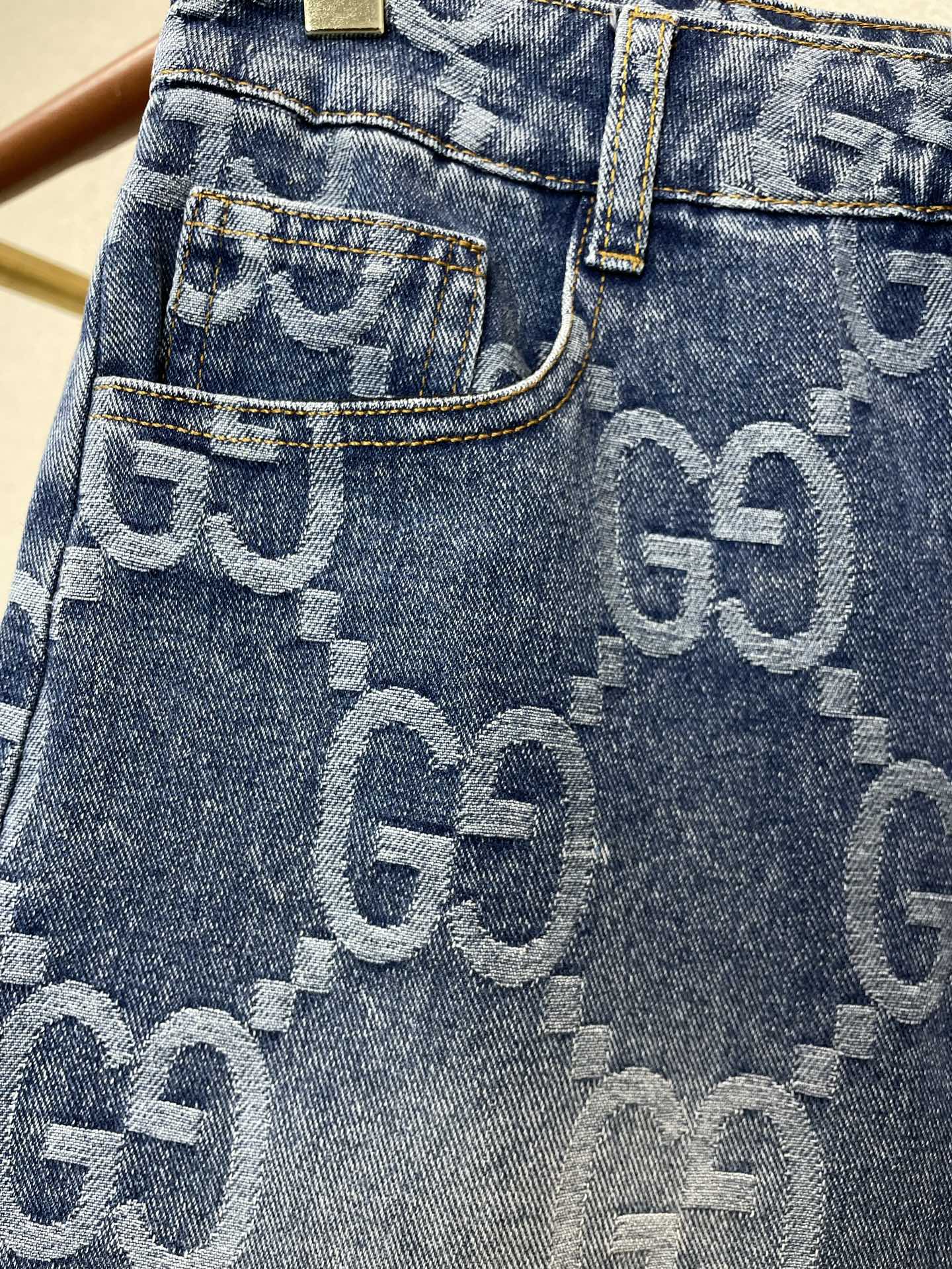 Gucci古驰💥独家专供新款牛仔短裤🩳高端版本！专柜定制面料 透气舒适度高，细节无可挑剔，品牌元素设计理念，体现高品质。