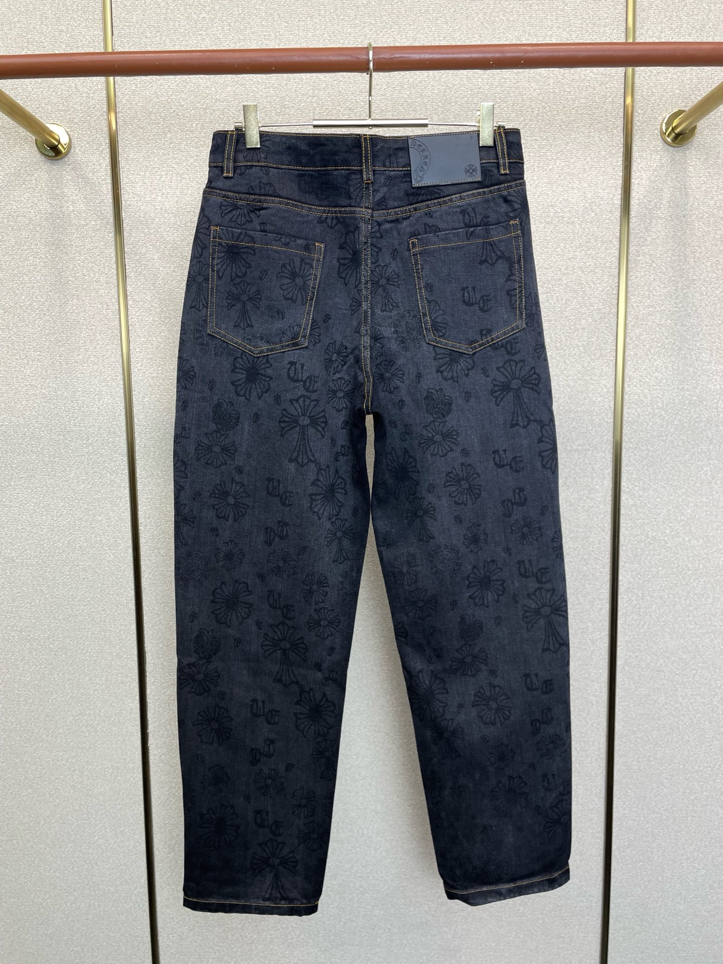 Chrome hearts克罗心💥独家专供新款牛仔裤👖高端版本！专柜定制面料 透气舒适度高，细节无可挑剔，品牌元素设计理