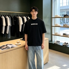 Moncler蒙口💥砸锅卖铁都要上的新款新款原单男士休闲春夏短袖 高端定制 高端版本 时尚百搭爆款⚠️⚠️✨✨进口面料 Moncler蒙口💥砸锅卖铁都要上的新款新款原单男士休闲春夏短袖 高端定制 高端版本 时尚百搭爆款⚠️⚠️✨✨进口面料