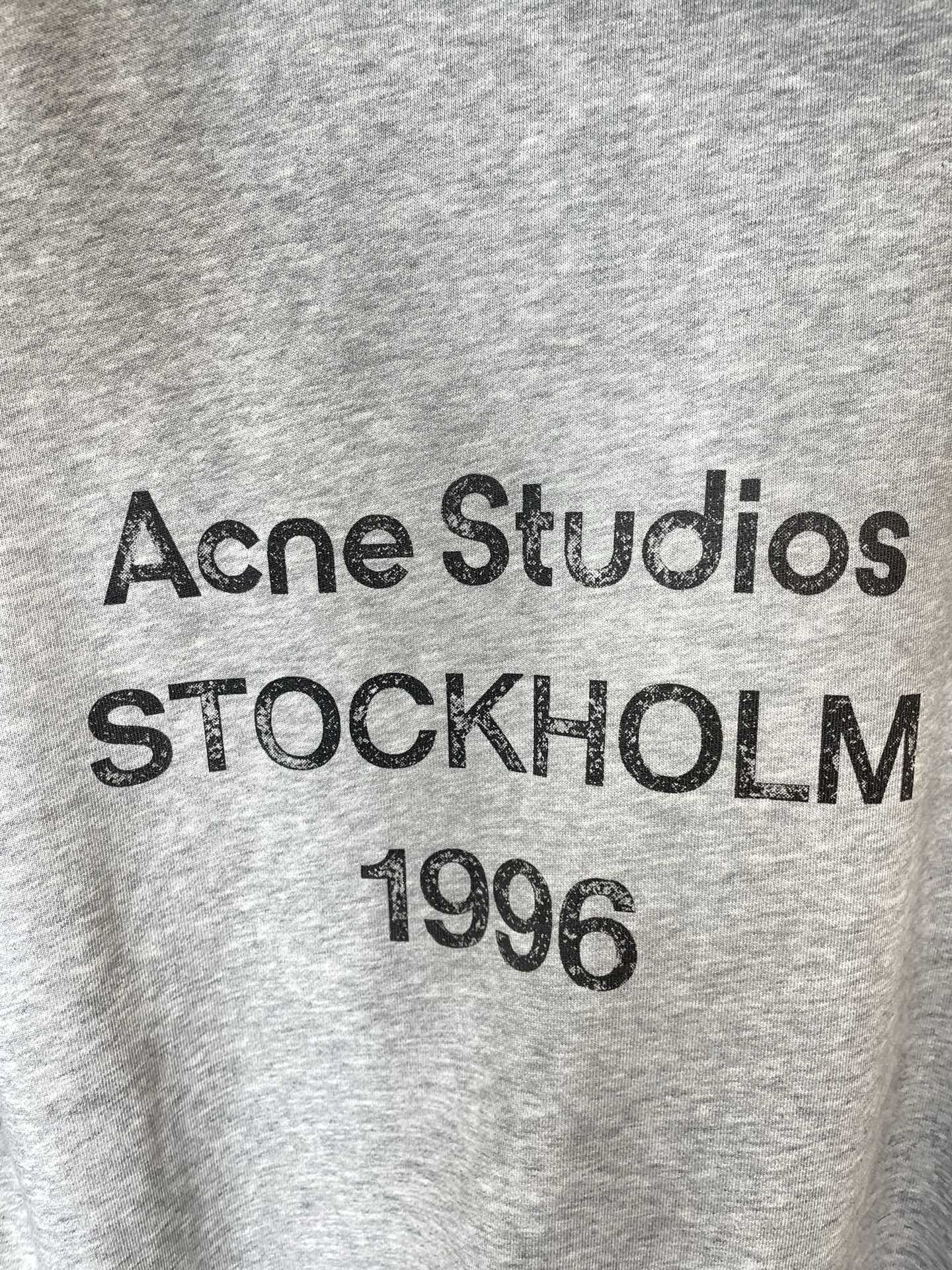 Acne Studios👚砸锅卖铁都要上的新款👚新款女装休闲卫衣 高端版本!独特设计 专柜定制面料 透气舒适度高,细节无 Acne Studios👚砸锅卖铁都要上的新款👚新款女装休闲卫衣 高端版本!独特设计 专柜定制面料 透气舒适度高,细节无