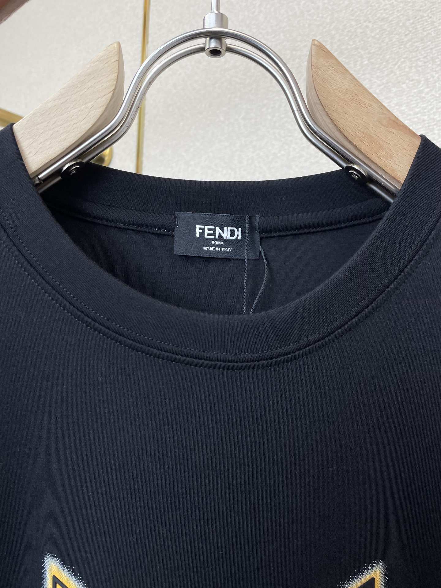 FENDI芬迪💥砸锅卖铁都要上的新款新款原单男士休闲短袖 高端定制 高端版本 时尚百搭爆款⚠️⚠️✨✨进口面料 手感超柔