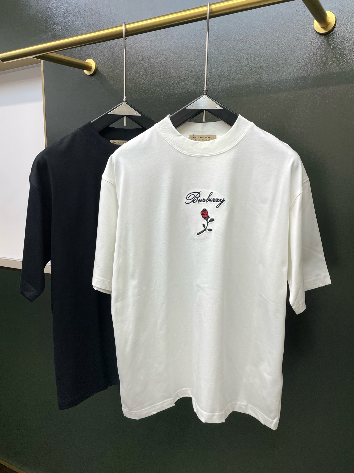 Burberry巴宝莉💥砸锅卖铁都要上的新款新款原单男士休闲春夏短袖 高端定制 高端版本 时尚百搭爆款⚠️⚠️✨✨进口面