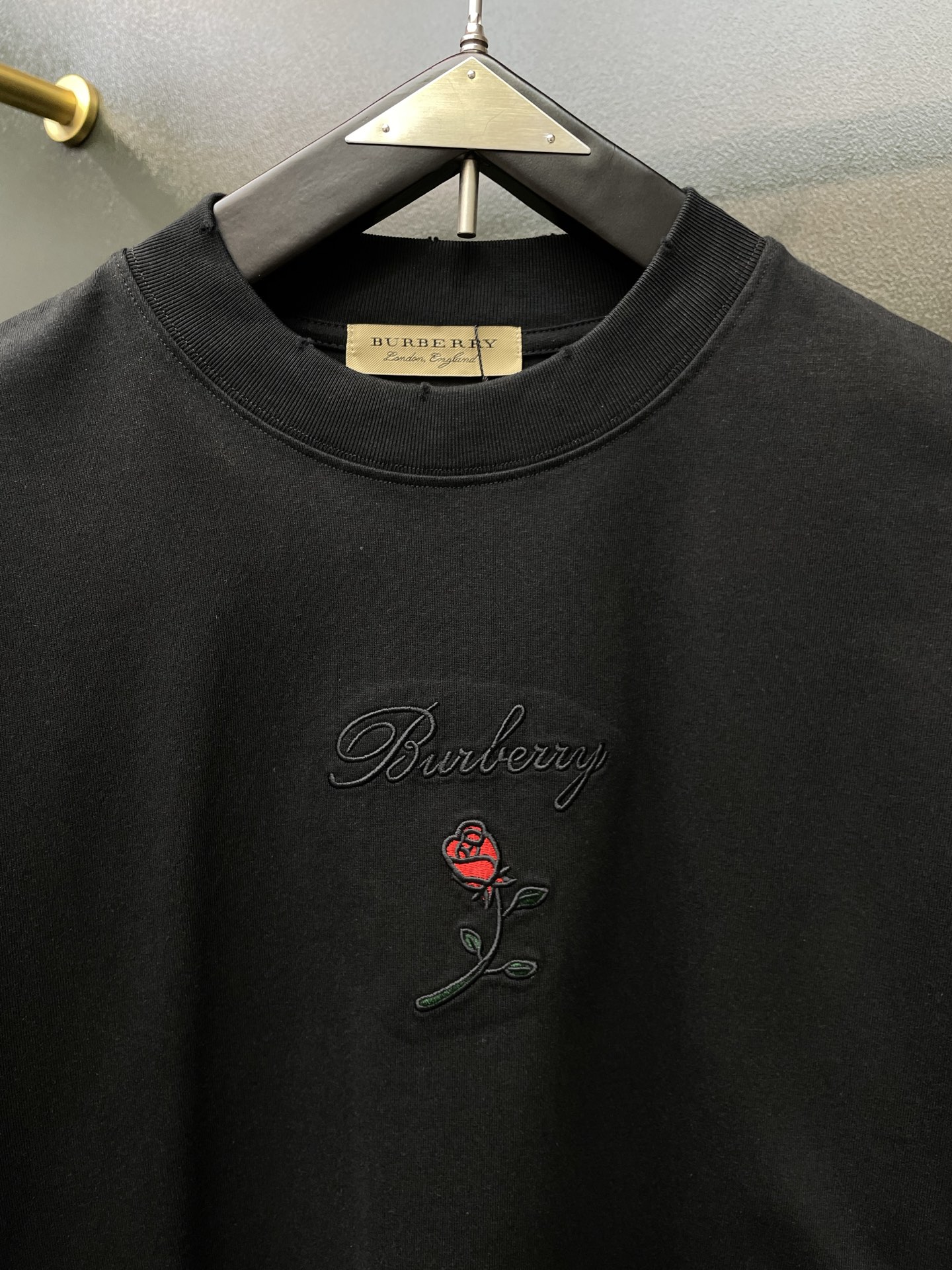 Burberry巴宝莉💥砸锅卖铁都要上的新款新款原单男士休闲春夏短袖 高端定制 高端版本 时尚百搭爆款⚠️⚠️✨✨进口面