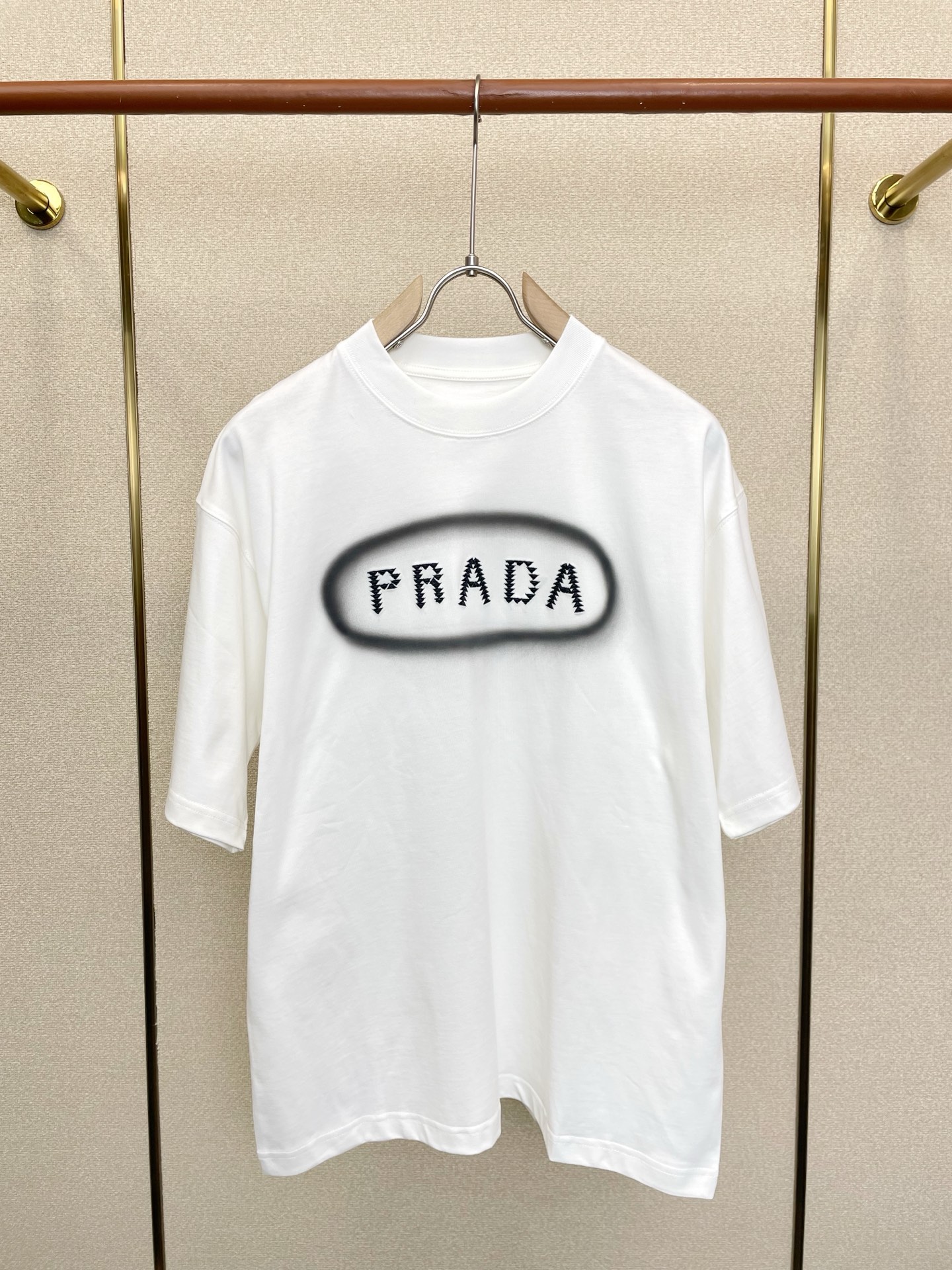 Prada普拉达💥砸锅卖铁都要上的新款新款原单男士休闲春夏短袖 高端定制 高端版本 时尚百搭爆款⚠️⚠️✨✨进口面料 手