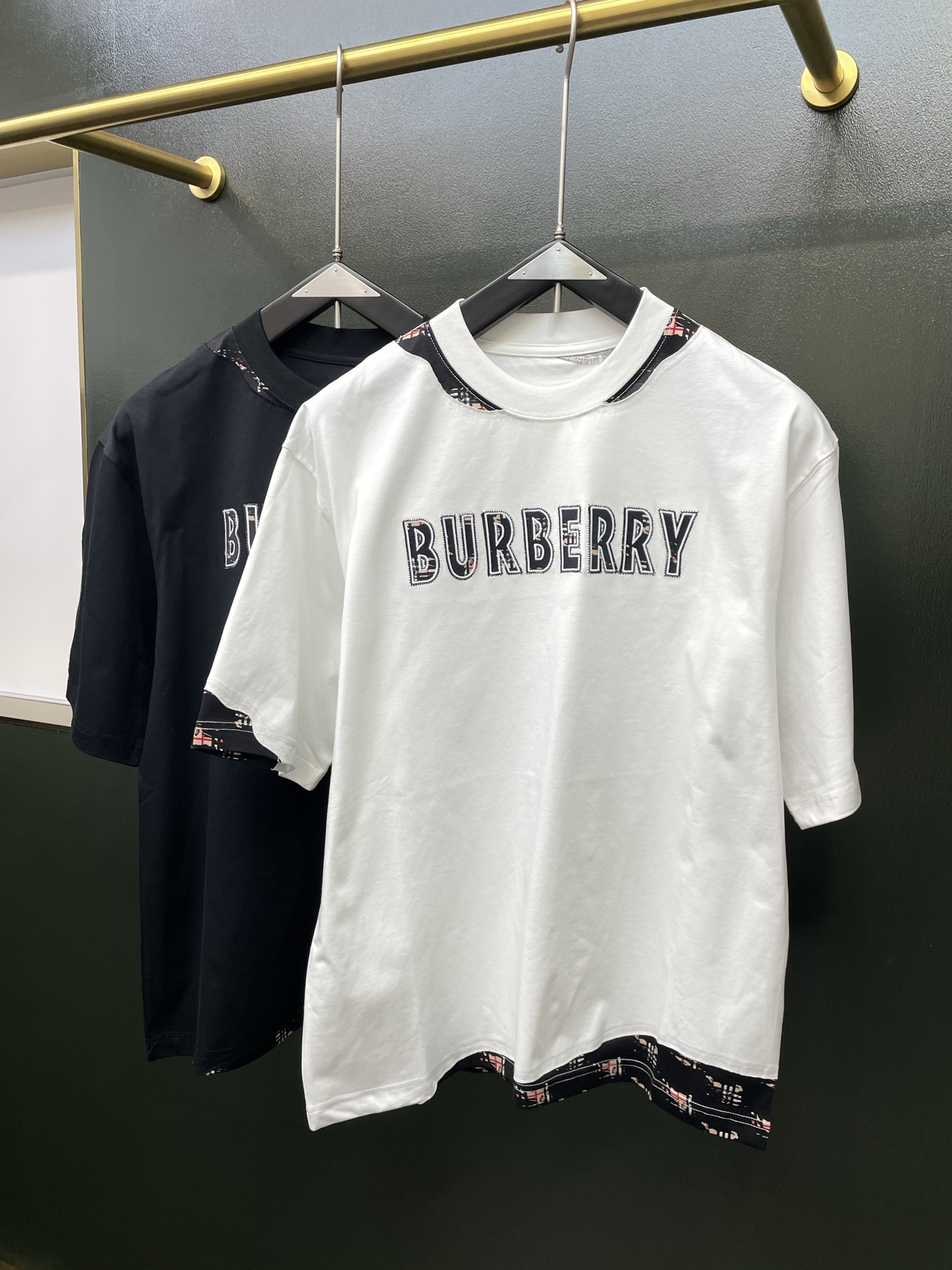 Burberry巴宝莉💥砸锅卖铁都要上的新款新款原单男士休闲春夏短袖 高端定制 高端版本 时尚百搭爆款⚠️⚠️✨✨进口面