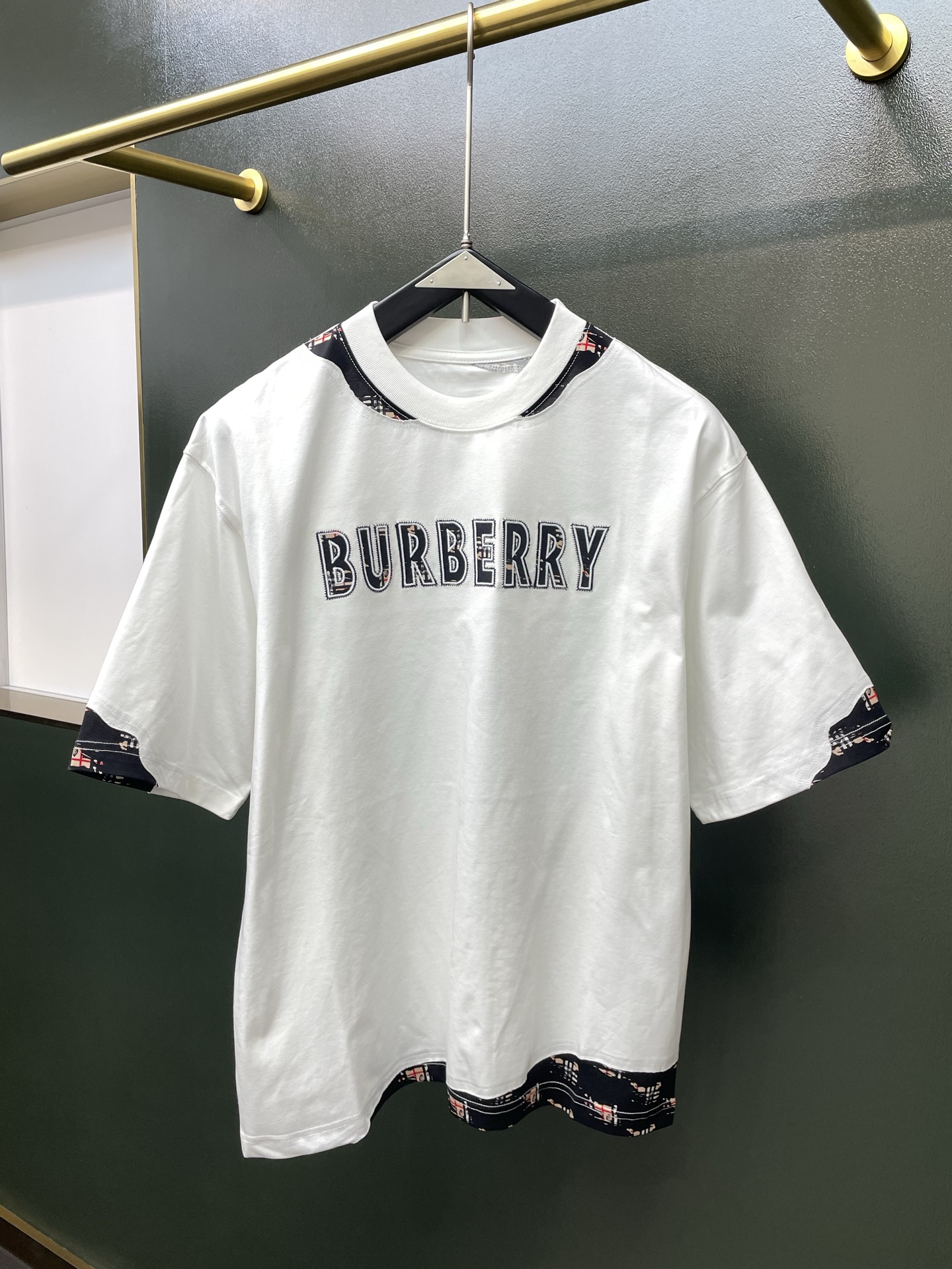 Burberry巴宝莉💥砸锅卖铁都要上的新款新款原单男士休闲春夏短袖 高端定制 高端版本 时尚百搭爆款⚠️⚠️✨✨进口面