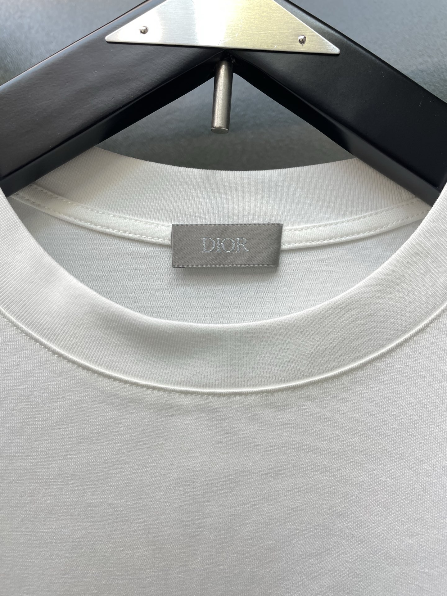Dior迪奥💥砸锅卖铁都要上的新款新款原单男士休闲短袖 高端定制 高端版本 时尚百搭爆款⚠️⚠️✨✨进口面料 手感超柔软