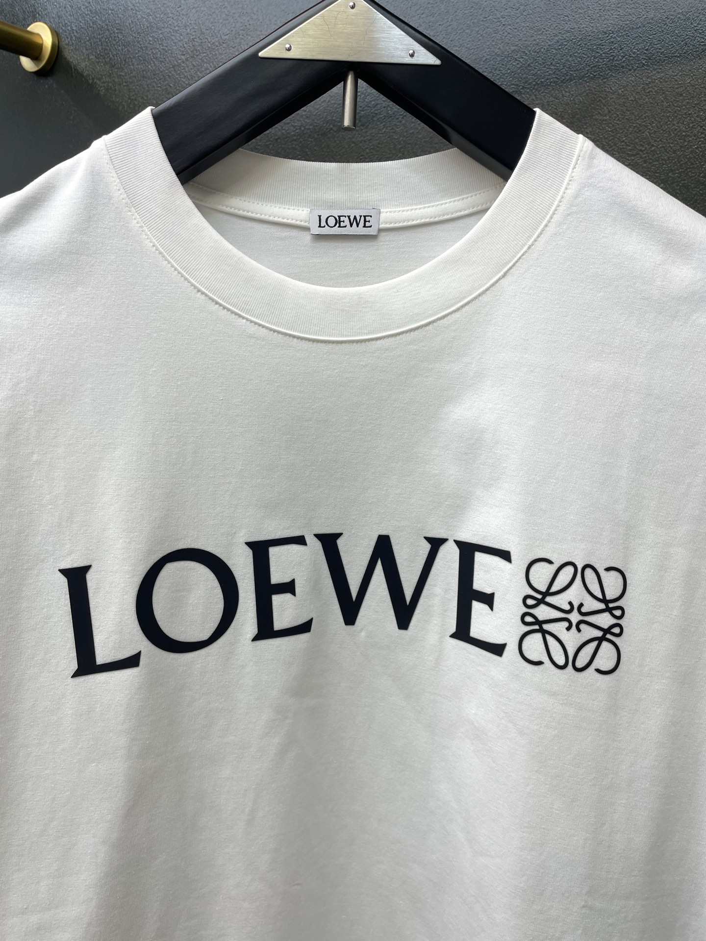 LOEWE罗意威💥砸锅卖铁都要上的新款新款原单男士休闲短袖 高端定制 高端版本 时尚百搭爆款⚠️⚠️✨✨进口面料 手感超