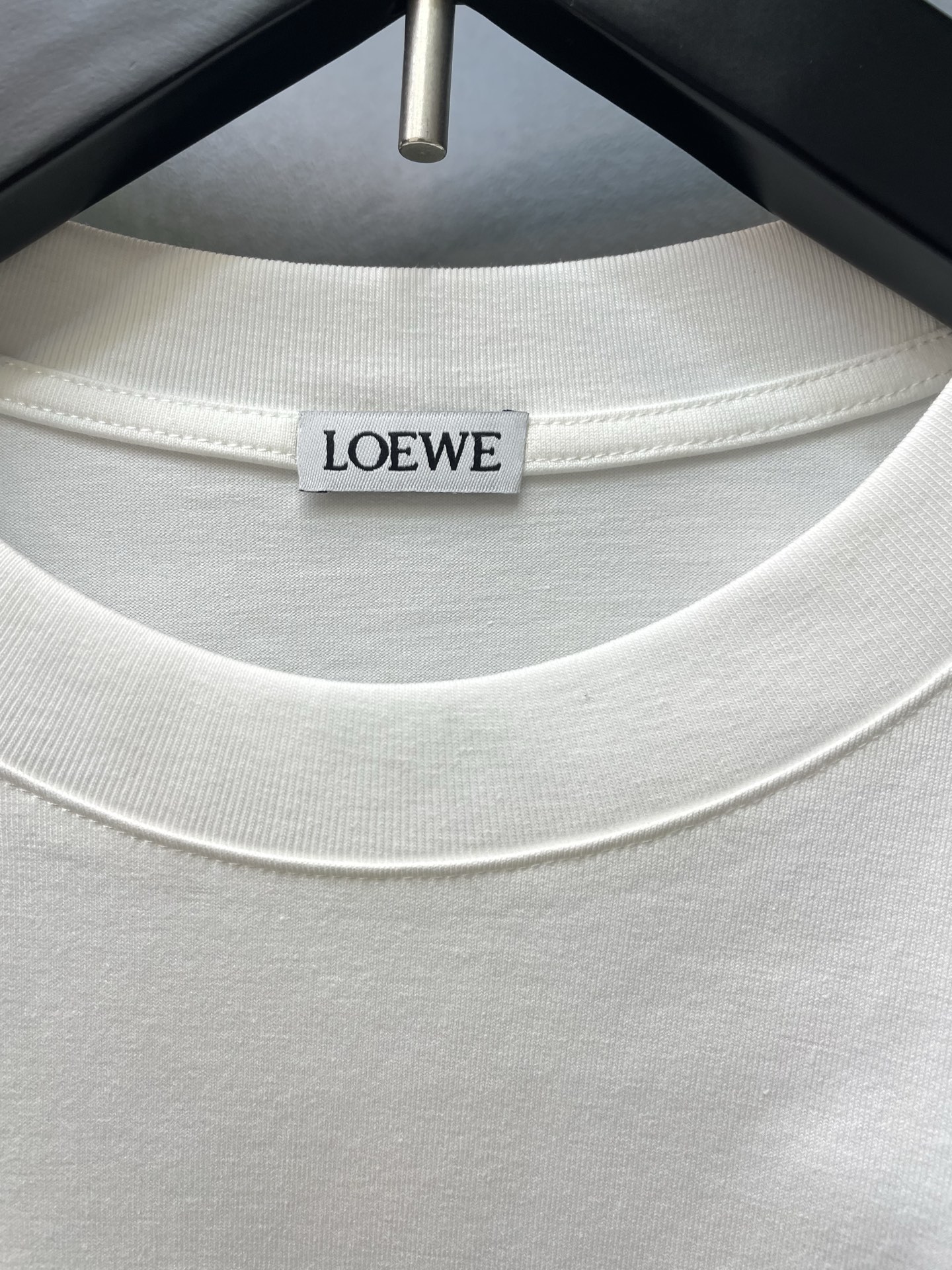 LOEWE罗意威💥砸锅卖铁都要上的新款新款原单男士休闲短袖 高端定制 高端版本 时尚百搭爆款⚠️⚠️✨✨进口面料 手感超
