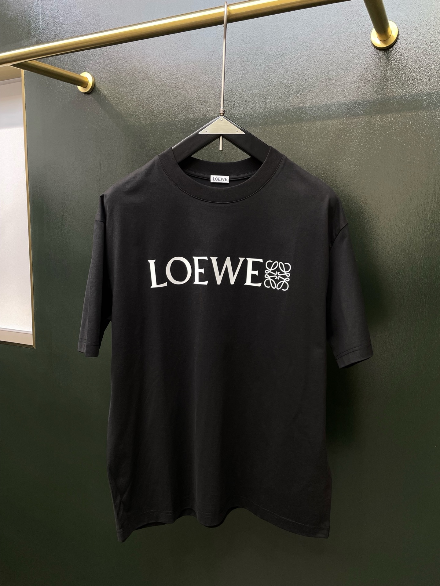 LOEWE罗意威💥砸锅卖铁都要上的新款新款原单男士休闲短袖 高端定制 高端版本 时尚百搭爆款⚠️⚠️✨✨进口面料 手感超