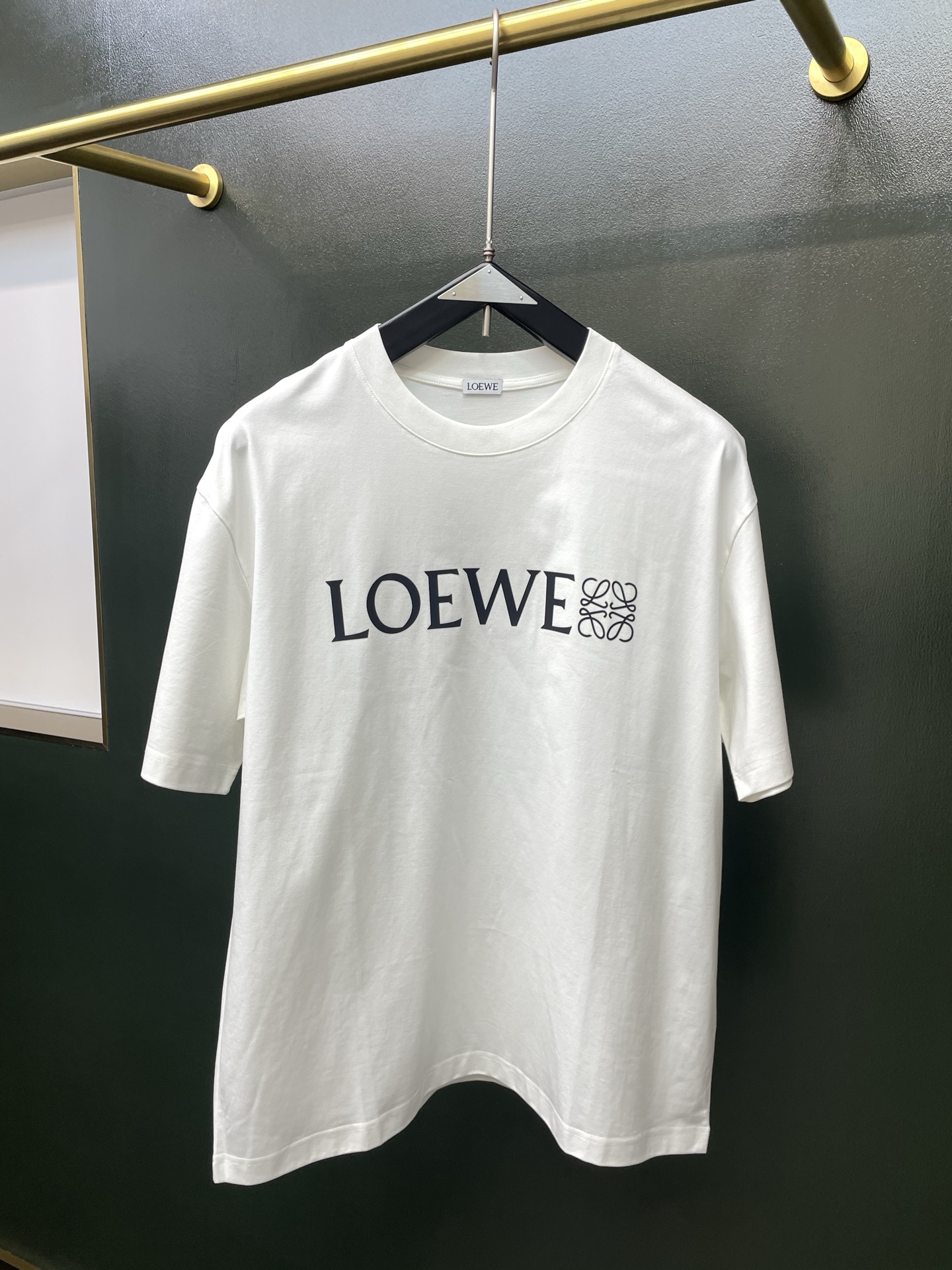LOEWE罗意威💥砸锅卖铁都要上的新款新款原单男士休闲短袖 高端定制 高端版本 时尚百搭爆款⚠️⚠️✨✨进口面料 手感超