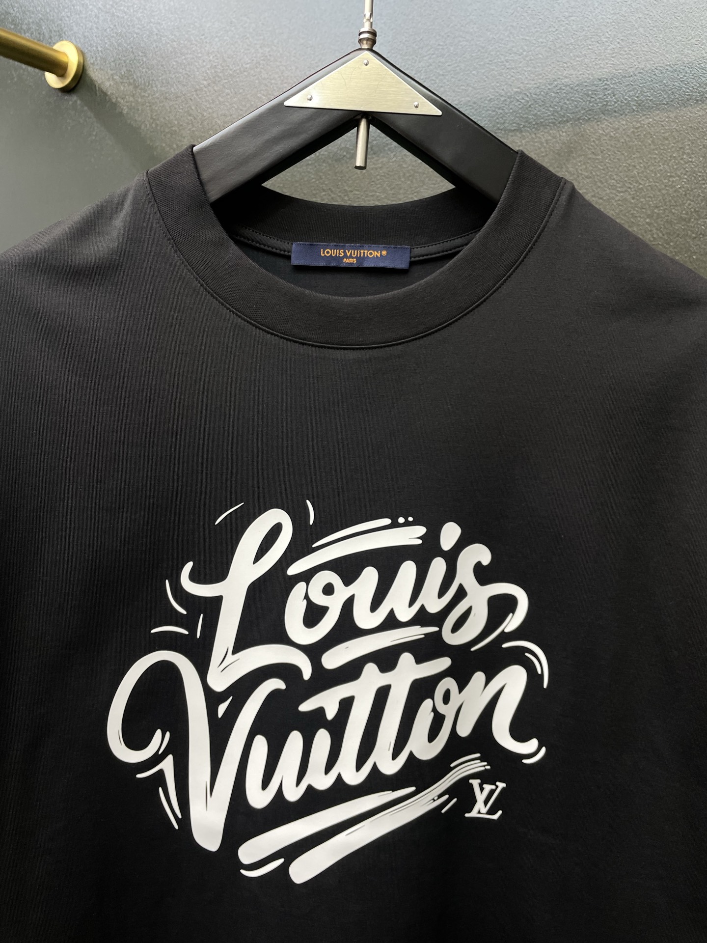 Louis Vuitton路易威登💥砸锅卖铁都要上的新款新款原单男士休闲短袖 高端定制 高端版本 时尚百搭爆款⚠️⚠️✨