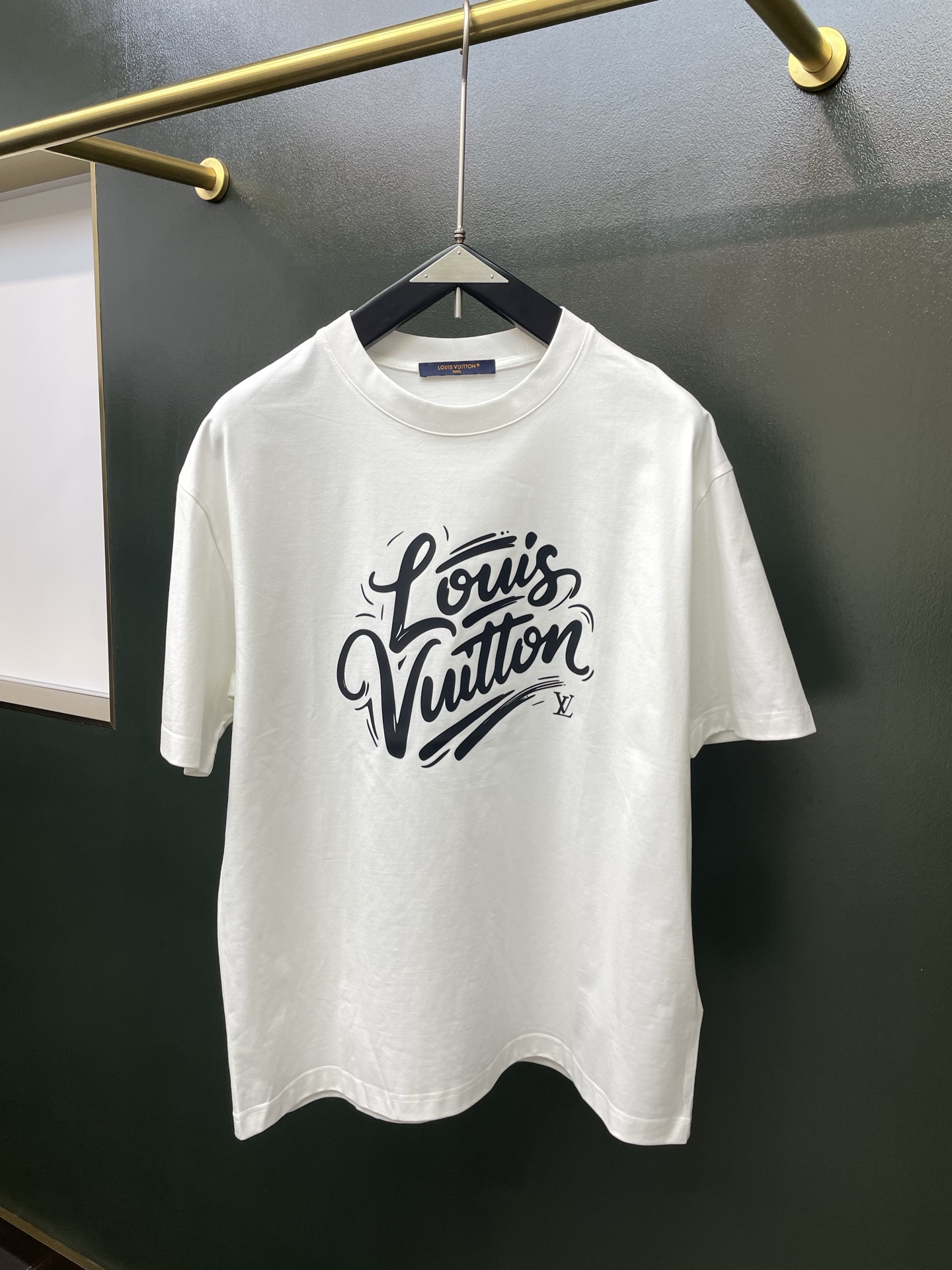 Louis Vuitton路易威登💥砸锅卖铁都要上的新款新款原单男士休闲短袖 高端定制 高端版本 时尚百搭爆款⚠️⚠️✨