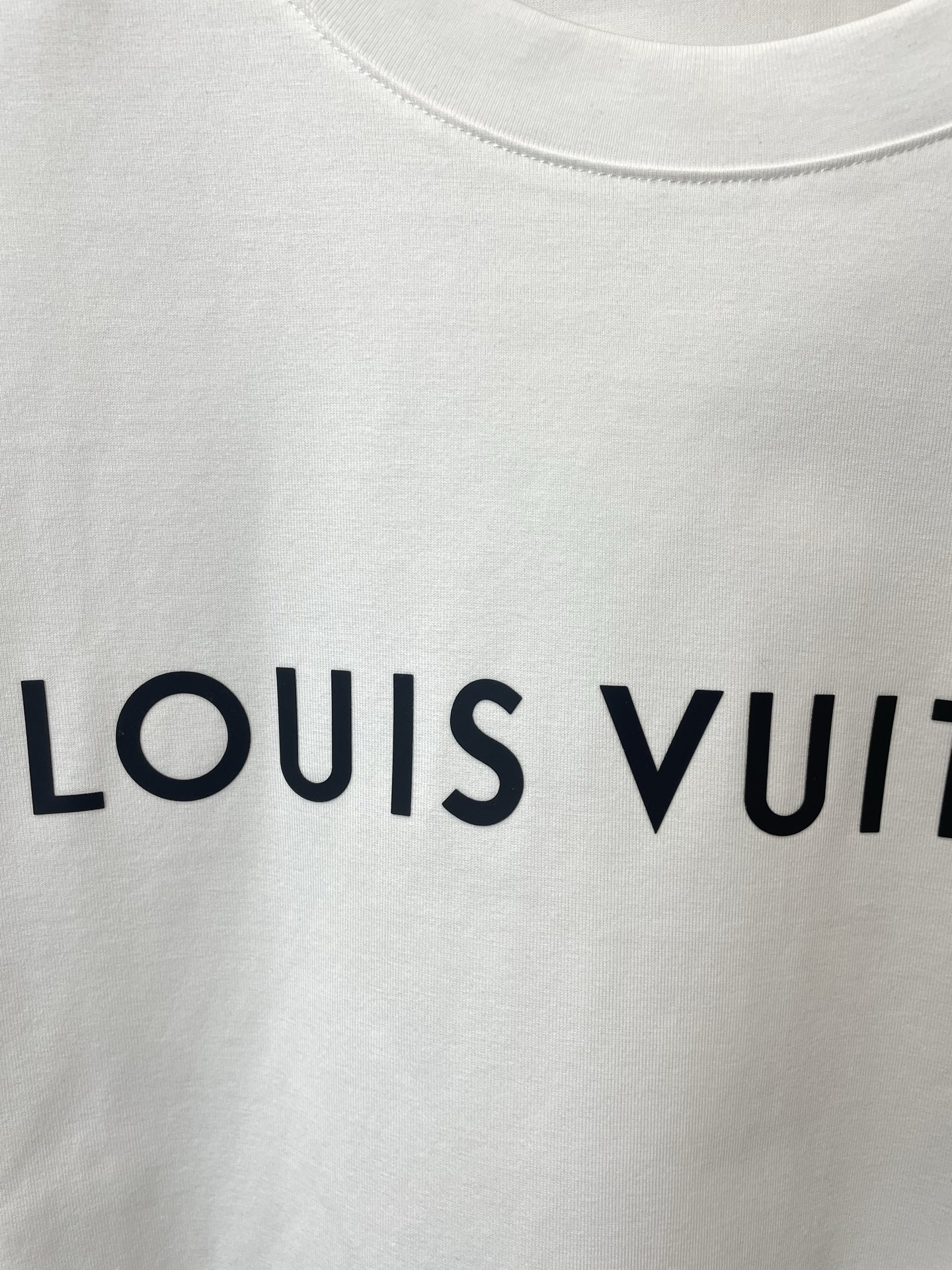 Louis Vuitton路易威登💥砸锅卖铁都要上的新款新款原单男士休闲短袖 高端定制 高端版本 时尚百搭爆款⚠️⚠️✨