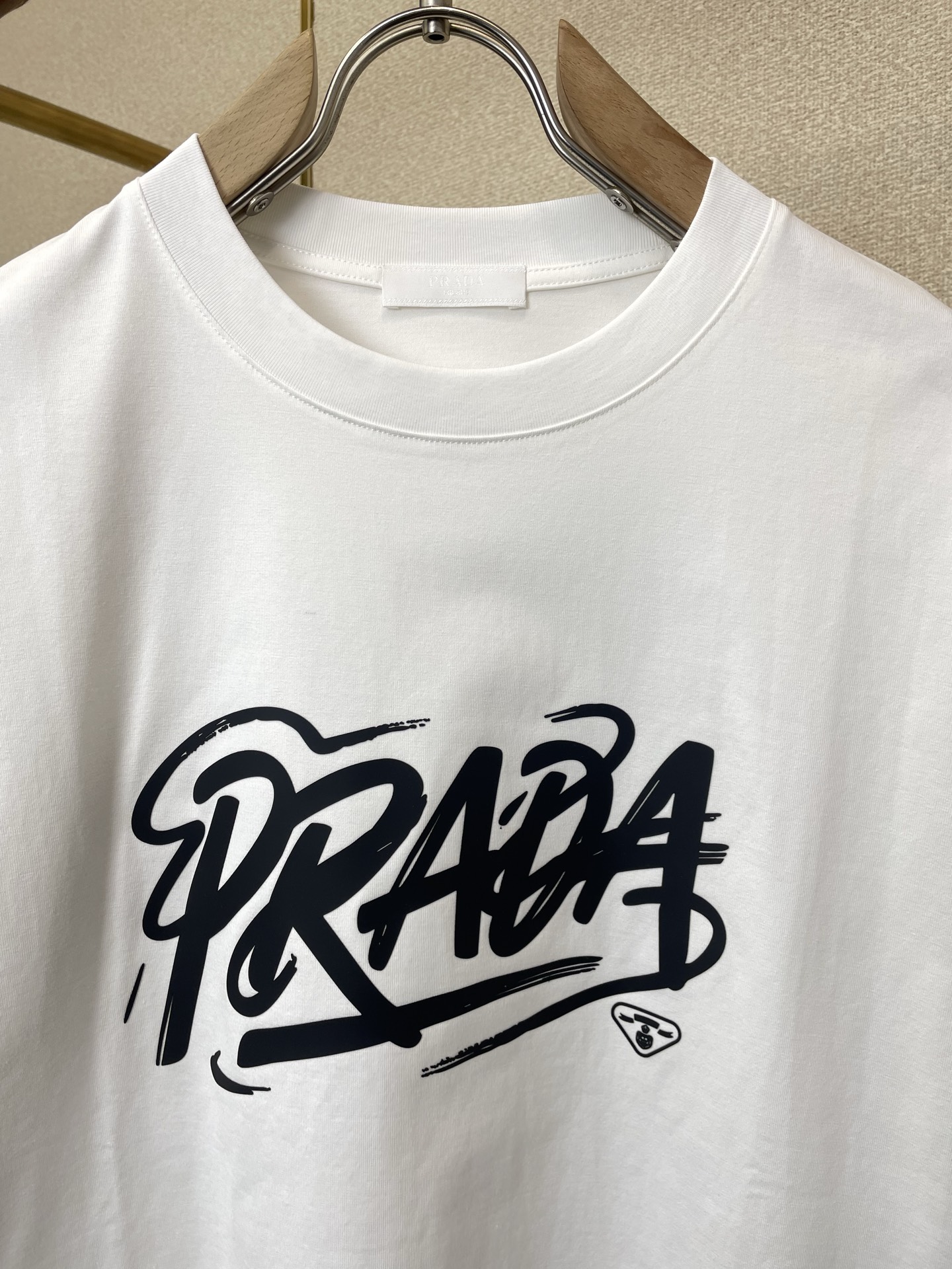 Prada普拉达💥砸锅卖铁都要上的新款新款原单男士休闲短袖 高端定制 高端版本 时尚百搭爆款⚠️⚠️✨✨进口面料 手感超
