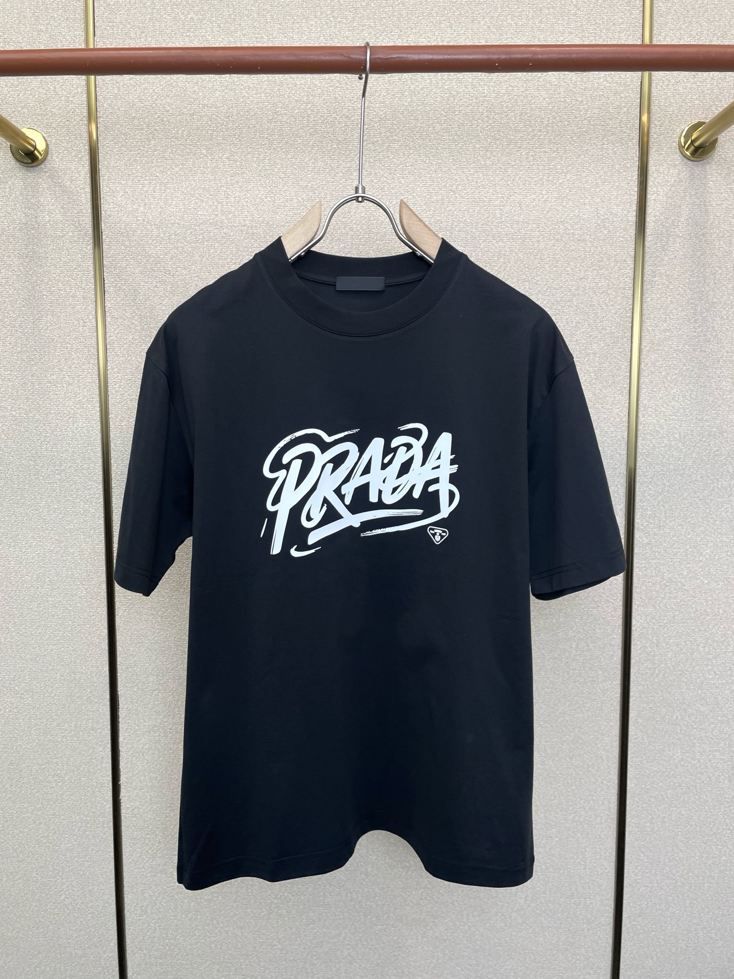 Prada普拉达💥砸锅卖铁都要上的新款新款原单男士休闲短袖 高端定制 高端版本 时尚百搭爆款⚠️⚠️✨✨进口面料 手感超