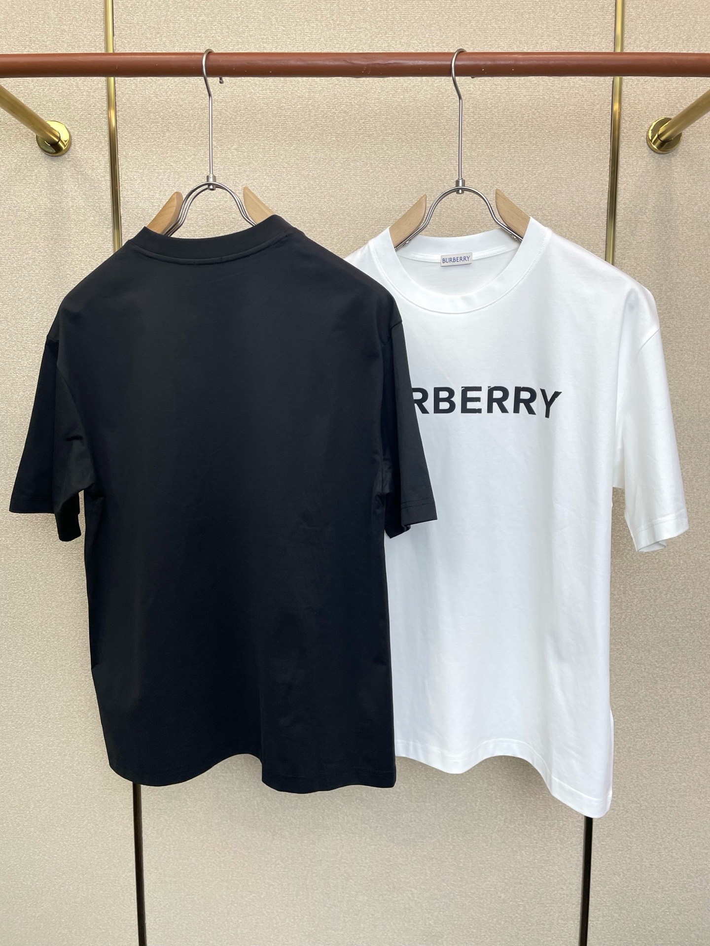 Burberry巴宝莉💥砸锅卖铁都要上的新款新款原单男士休闲短袖 高端定制 高端版本 时尚百搭爆款⚠️⚠️✨✨进口面料 