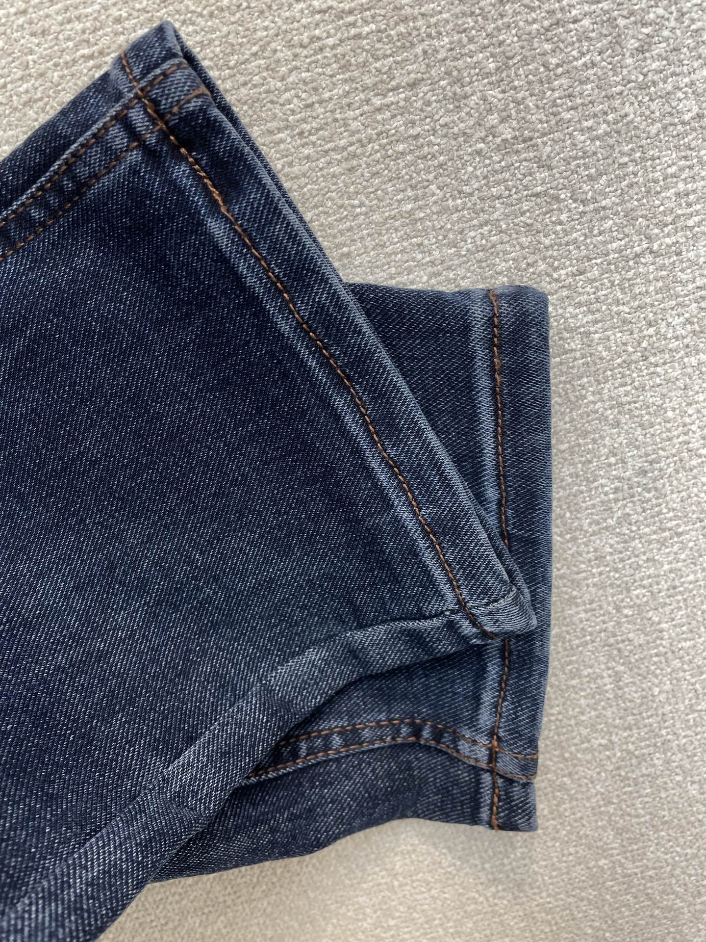 Burberry巴宝莉💥砸锅卖铁都要上的新款新款休闲牛仔裤👖高端版本 专柜定制面料 透气舒适度高，细节无可挑剔，品牌元素