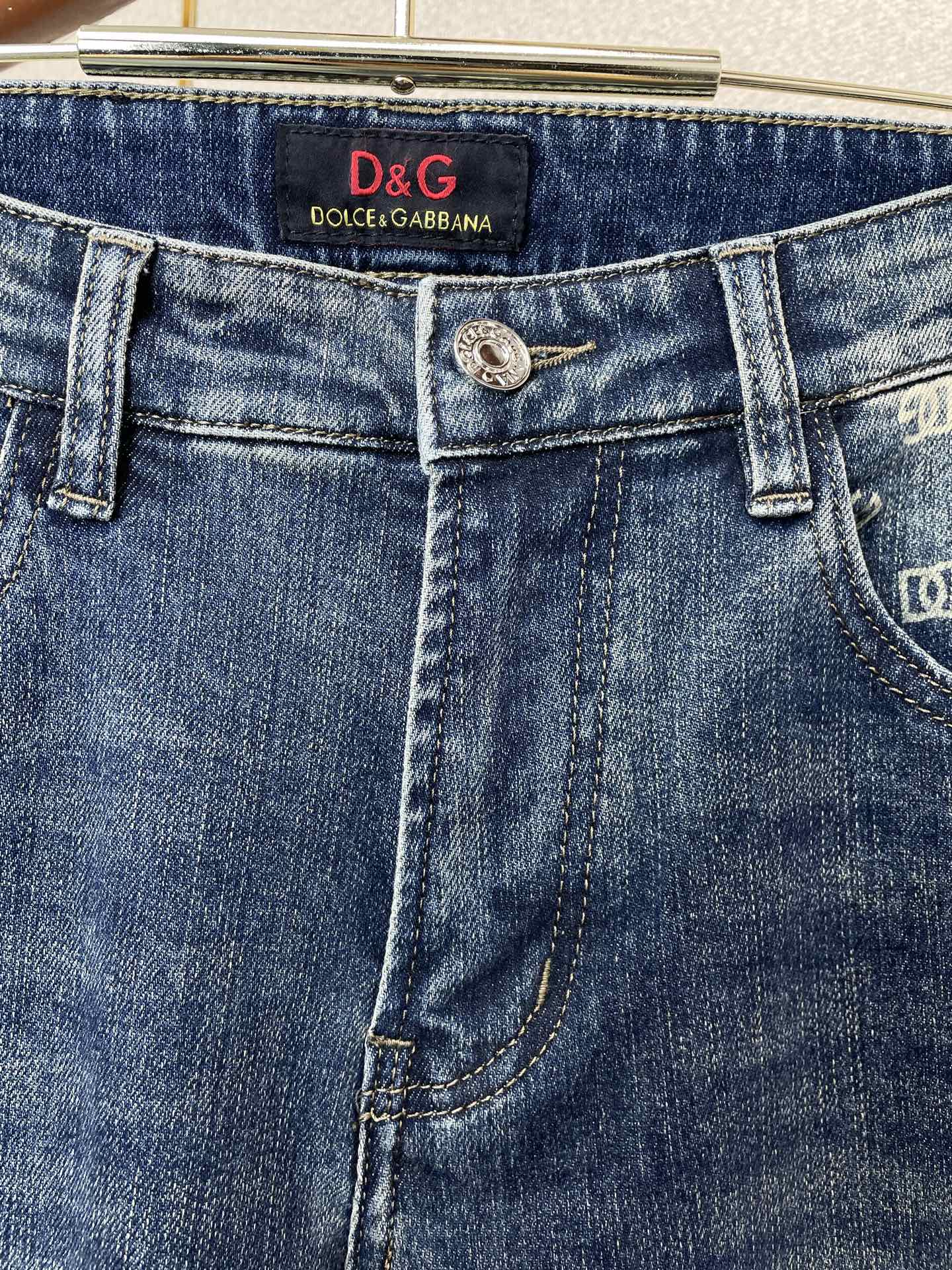 Dolce&Gabbana杜嘉班纳💥砸锅卖铁都要上的新款新款休闲牛仔裤👖高端版本 专柜定制面料 透气舒适度高，细节无可挑