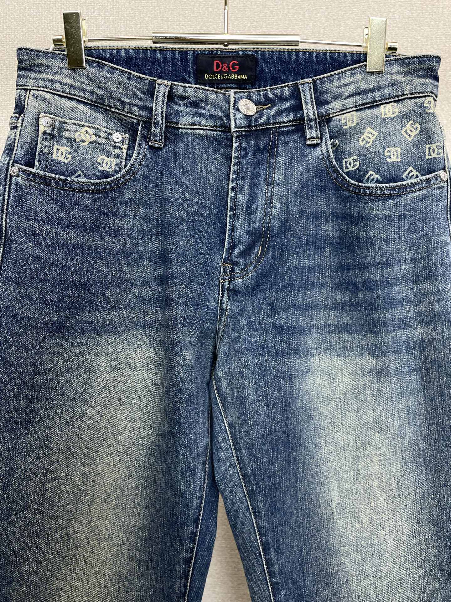Dolce&Gabbana杜嘉班纳💥砸锅卖铁都要上的新款新款休闲牛仔裤👖高端版本 专柜定制面料 透气舒适度高，细节无可挑