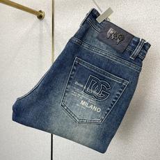 Dolce&Gabbana杜嘉班纳💥砸锅卖铁都要上的新款新款休闲牛仔裤👖高端版本 专柜定制面料 透气舒适度高,细节无可挑 Dolce&Gabbana杜嘉班纳💥砸锅卖铁都要上的新款新款休闲牛仔裤👖高端版本 专柜定制面料 透气舒适度高,细节无可挑