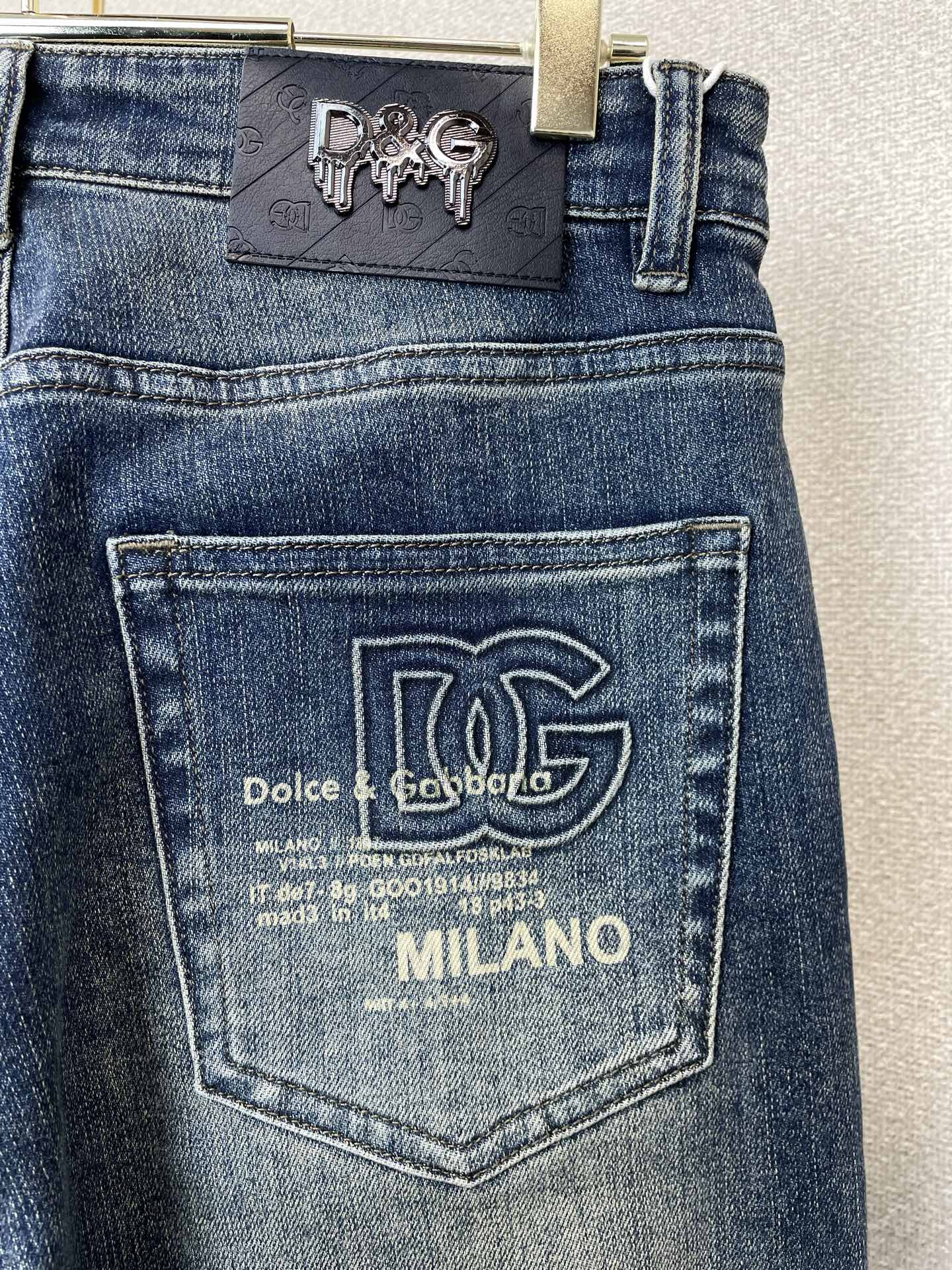 Dolce&Gabbana杜嘉班纳💥砸锅卖铁都要上的新款新款休闲牛仔裤👖高端版本 专柜定制面料 透气舒适度高，细节无可挑