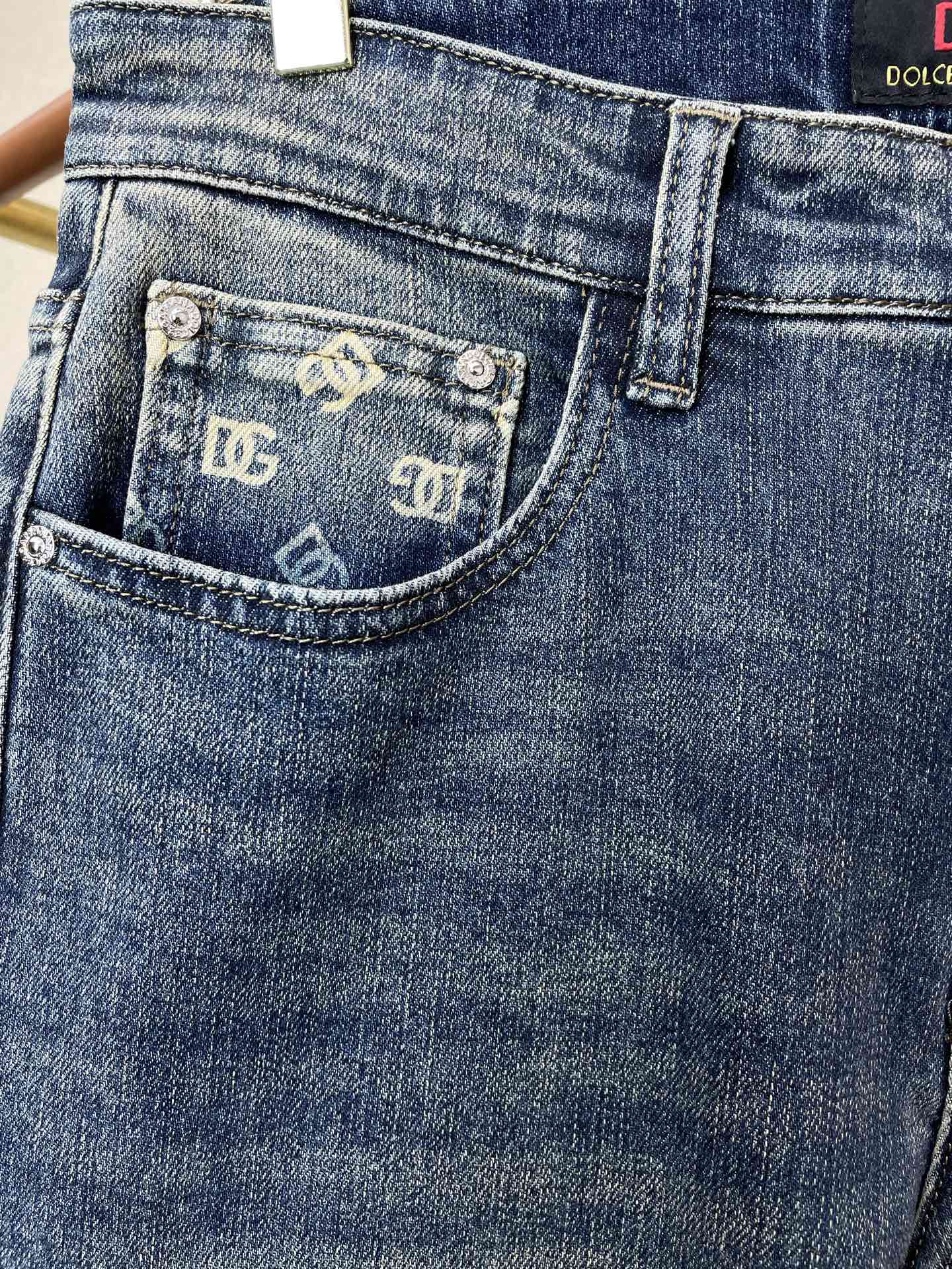 Dolce&Gabbana杜嘉班纳💥砸锅卖铁都要上的新款新款休闲牛仔裤👖高端版本 专柜定制面料 透气舒适度高，细节无可挑