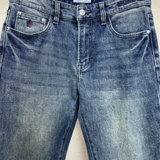 Moncler蒙口💥砸锅卖铁都要上的新款新款休闲牛仔裤👖高端版本 专柜定制面料 透气舒适度高,细节无可挑剔,品牌元素设计 Moncler蒙口💥砸锅卖铁都要上的新款新款休闲牛仔裤👖高端版本 专柜定制面料 透气舒适度高,细节无可挑剔,品牌元素设计