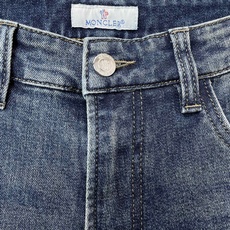 Moncler蒙口💥砸锅卖铁都要上的新款新款休闲牛仔裤👖高端版本 专柜定制面料 透气舒适度高,细节无可挑剔,品牌元素设计 Moncler蒙口💥砸锅卖铁都要上的新款新款休闲牛仔裤👖高端版本 专柜定制面料 透气舒适度高,细节无可挑剔,品牌元素设计