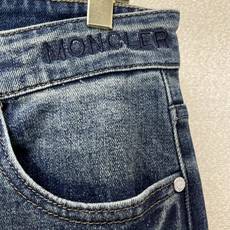 Moncler蒙口💥砸锅卖铁都要上的新款新款休闲牛仔裤👖高端版本 专柜定制面料 透气舒适度高,细节无可挑剔,品牌元素设计 Moncler蒙口💥砸锅卖铁都要上的新款新款休闲牛仔裤👖高端版本 专柜定制面料 透气舒适度高,细节无可挑剔,品牌元素设计