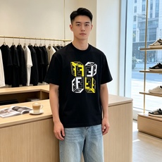 FENDI芬迪💥砸锅卖铁都要上的新款新款原单男士休闲短袖 高端定制 高端版本 时尚百搭爆款⚠️⚠️✨✨进口面料 手感超柔 FENDI芬迪💥砸锅卖铁都要上的新款新款原单男士休闲短袖 高端定制 高端版本 时尚百搭爆款⚠️⚠️✨✨进口面料 手感超柔