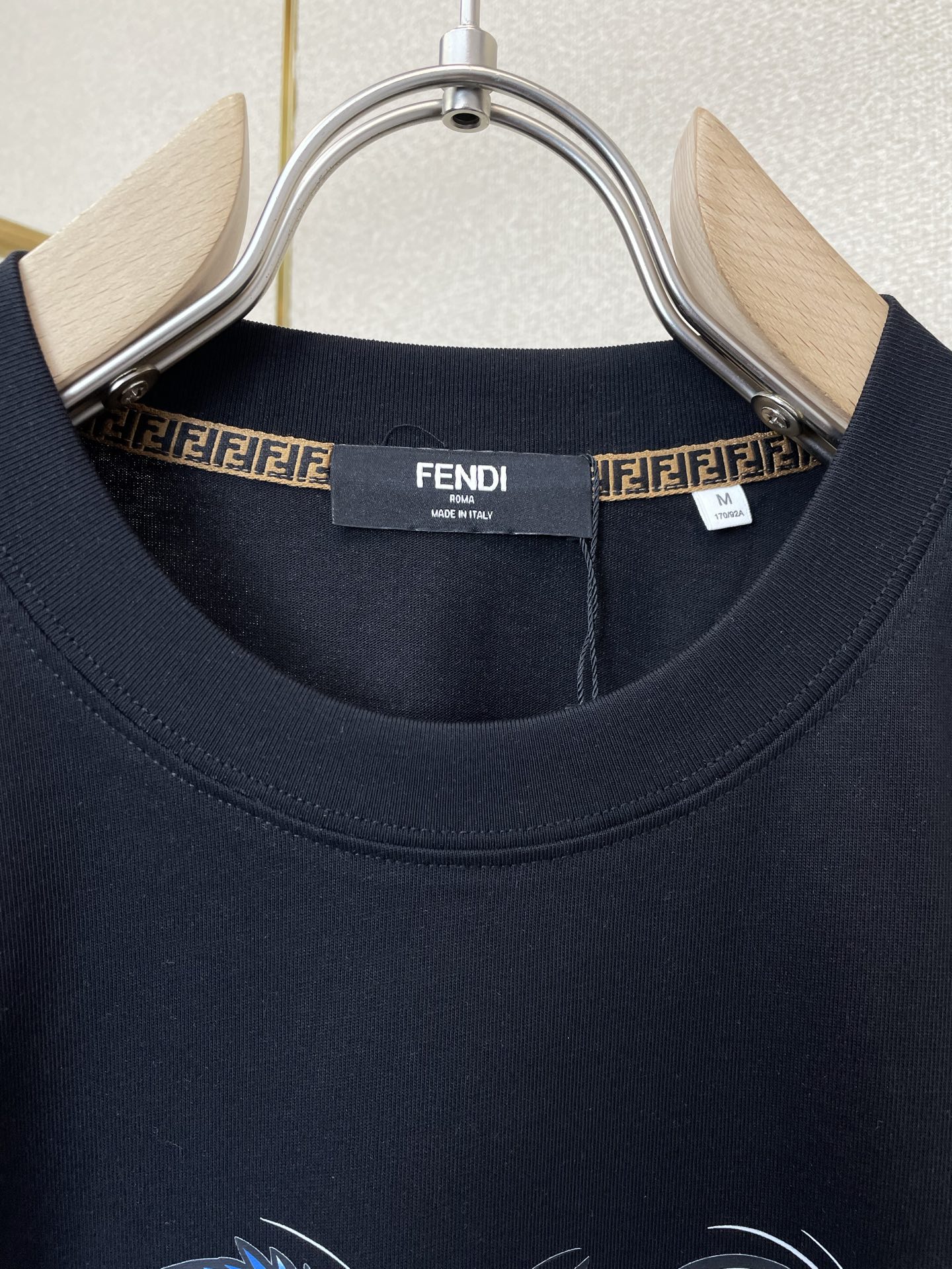 FENDI芬迪💥砸锅卖铁都要上的新款新款原单男士休闲短袖 高端定制 高端版本 时尚百搭爆款⚠️⚠️✨✨进口面料 手感超柔
