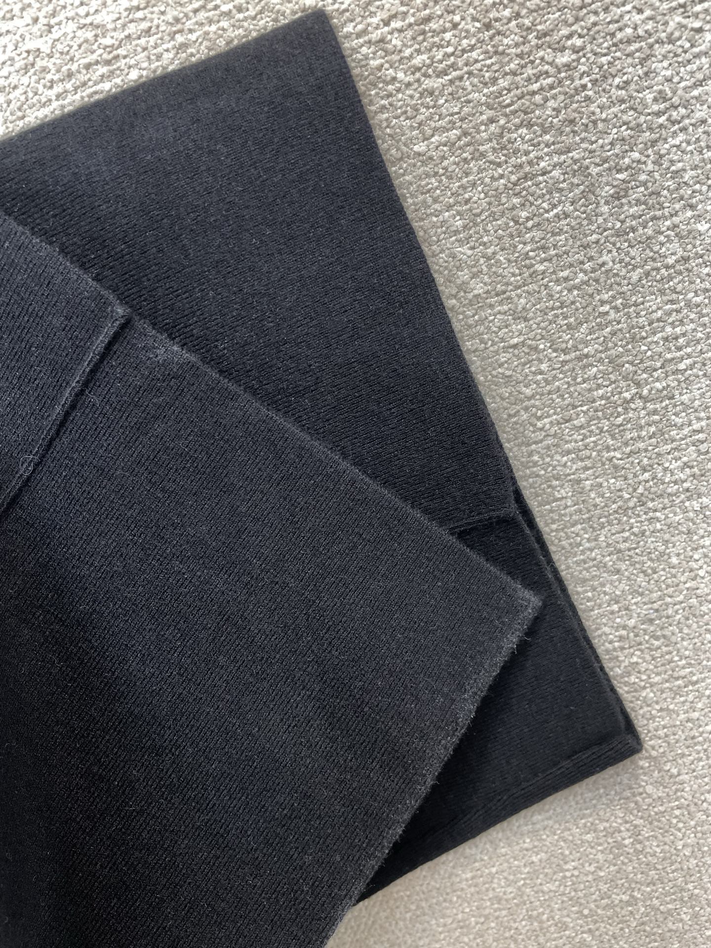 /套。 Loro piana-Loro Piana诺悠翩雅💥砸锅卖铁都要上的新款新款专柜同款针织套装 高级感满满！细节精