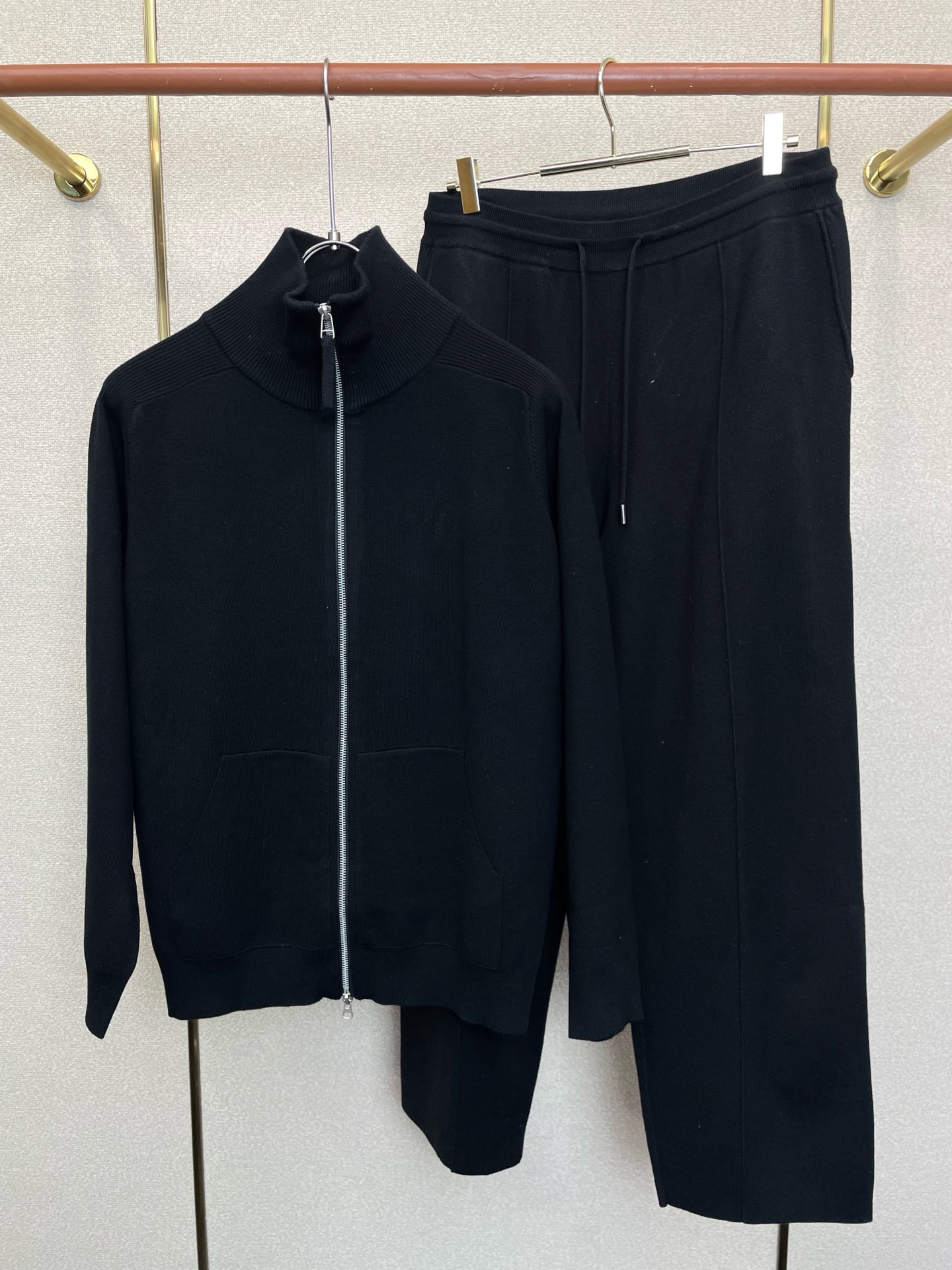 /套。 Loro piana-Loro Piana诺悠翩雅💥砸锅卖铁都要上的新款新款专柜同款针织套装 高级感满满！细节精