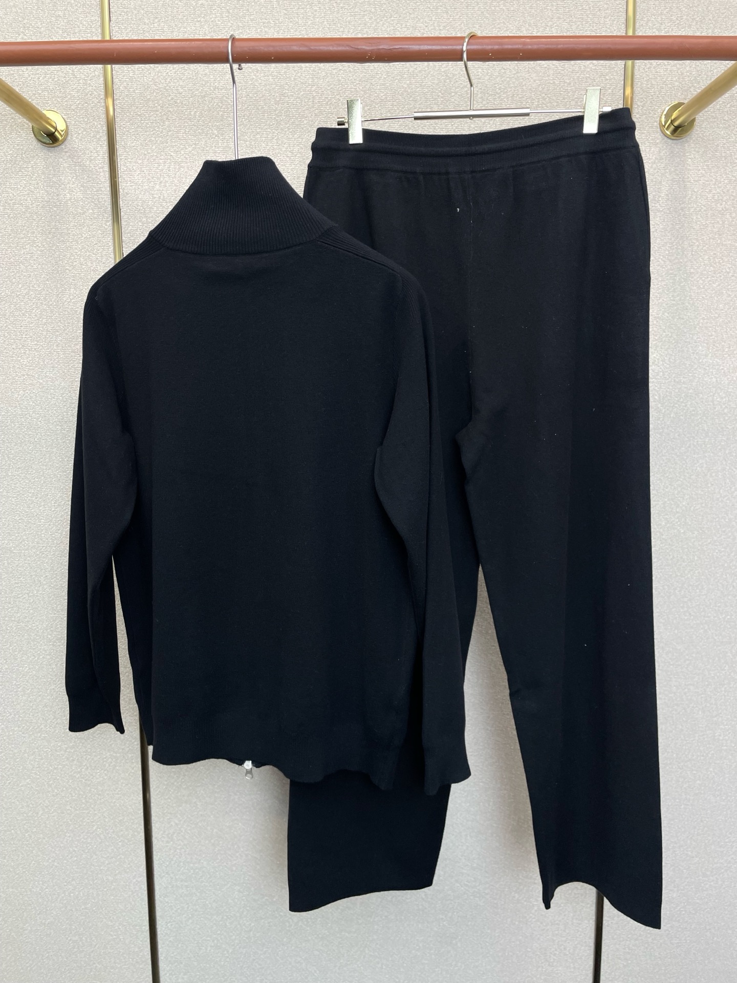 /套。 Loro piana-Loro Piana诺悠翩雅💥砸锅卖铁都要上的新款新款专柜同款针织套装 高级感满满！细节精