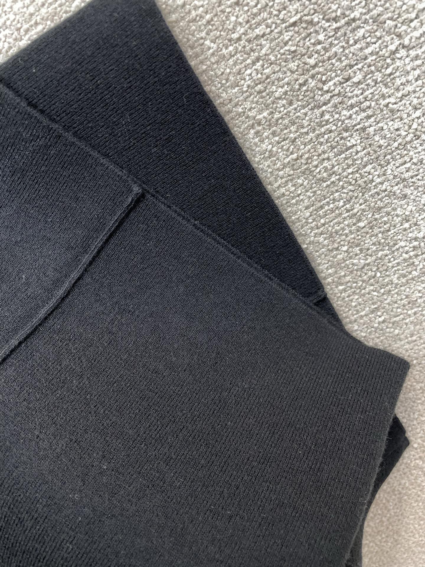 /套。 Arc’teryx始祖鸟💥砸锅卖铁都要上的新款新款专柜同款针织套装 高级感满满！细节精致高档，做工无可挑剔！进口
