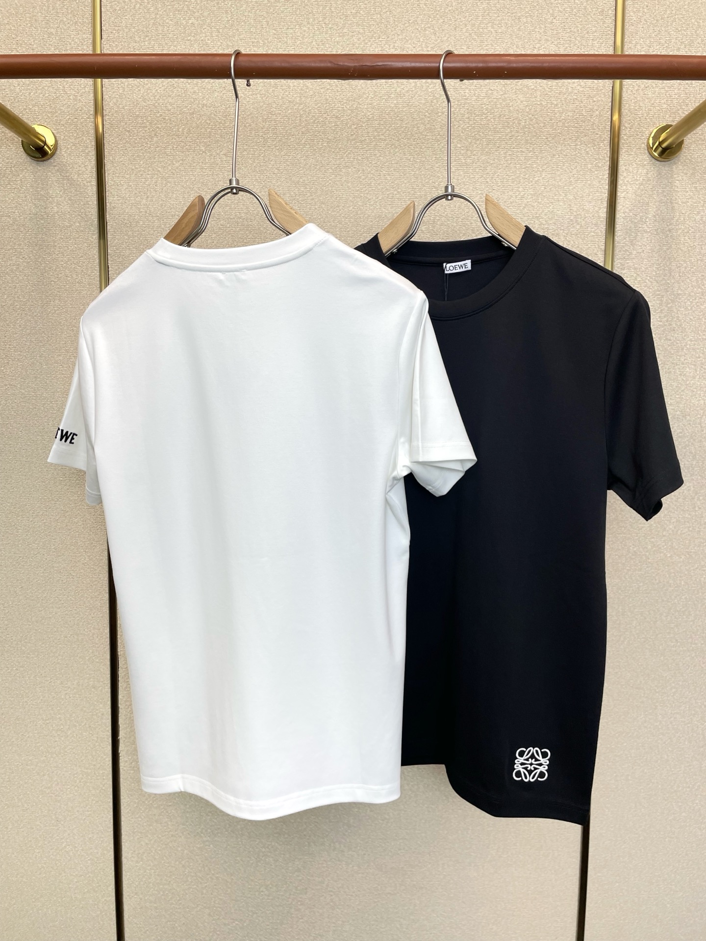 LOEWE罗意威💥砸锅卖铁都要上的新款新款原单男士休闲短袖 高端定制 高端版本 时尚百搭爆款⚠️⚠️✨✨进口面料 手感超